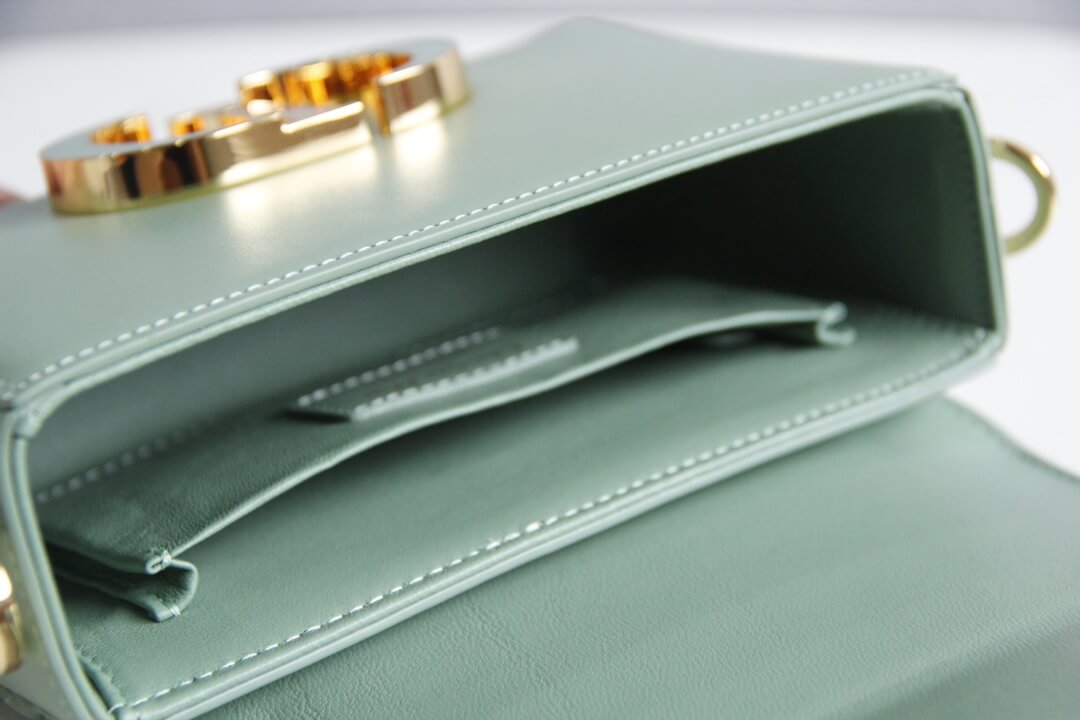 d9008s minibox oblique 30 montaigne shoulder bag cross body bags green
