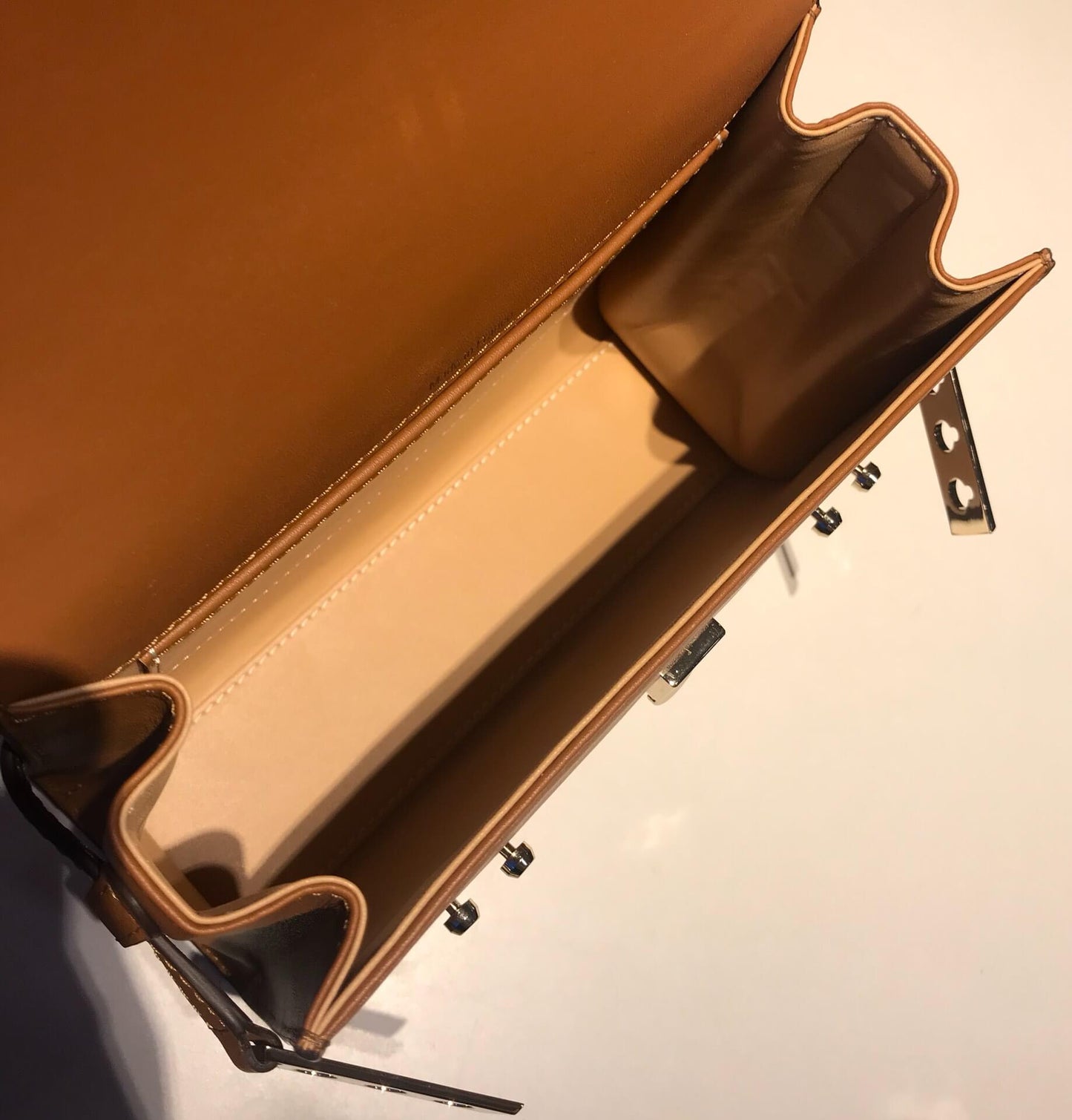 de 03125080 brown handbag swift leather cowhide