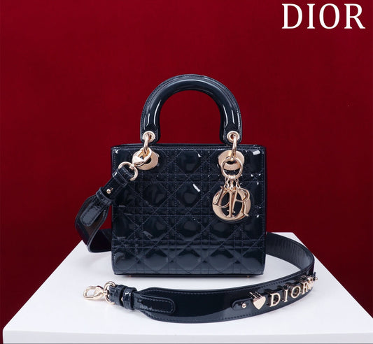 DO lady classic handbag Lacquer leather 8878 black gold