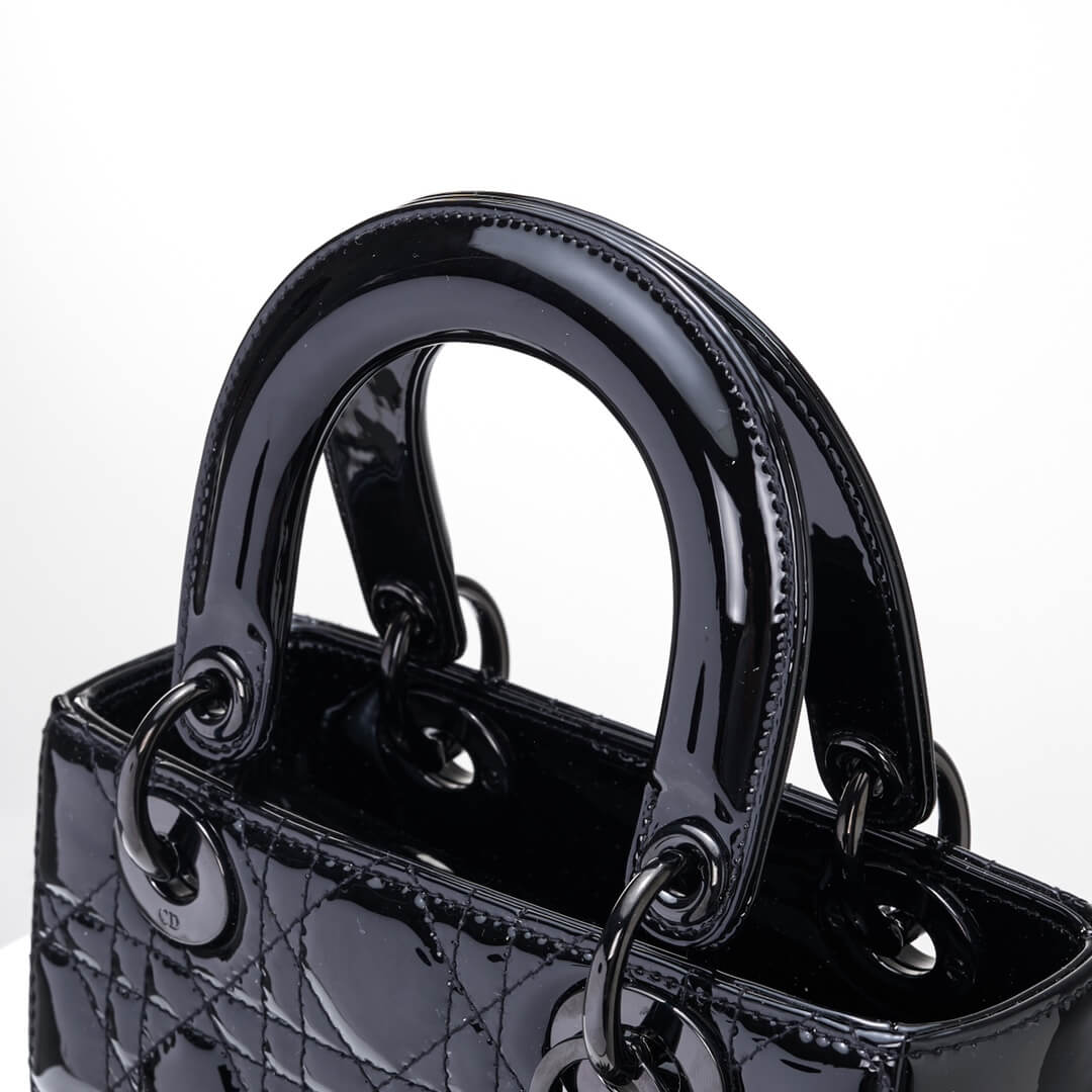 DO lady classic handbag Lacquer leather 8878 black black