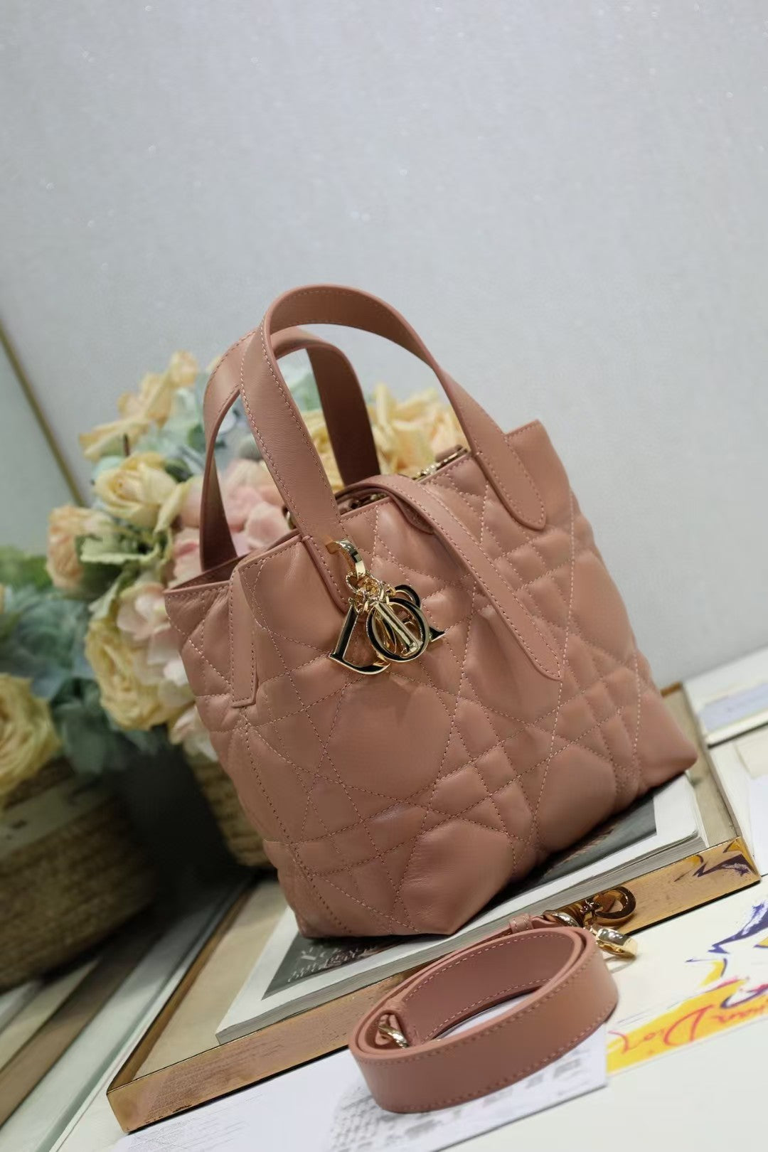 D Toujours lock handbag shoulder bag Pink M2504041