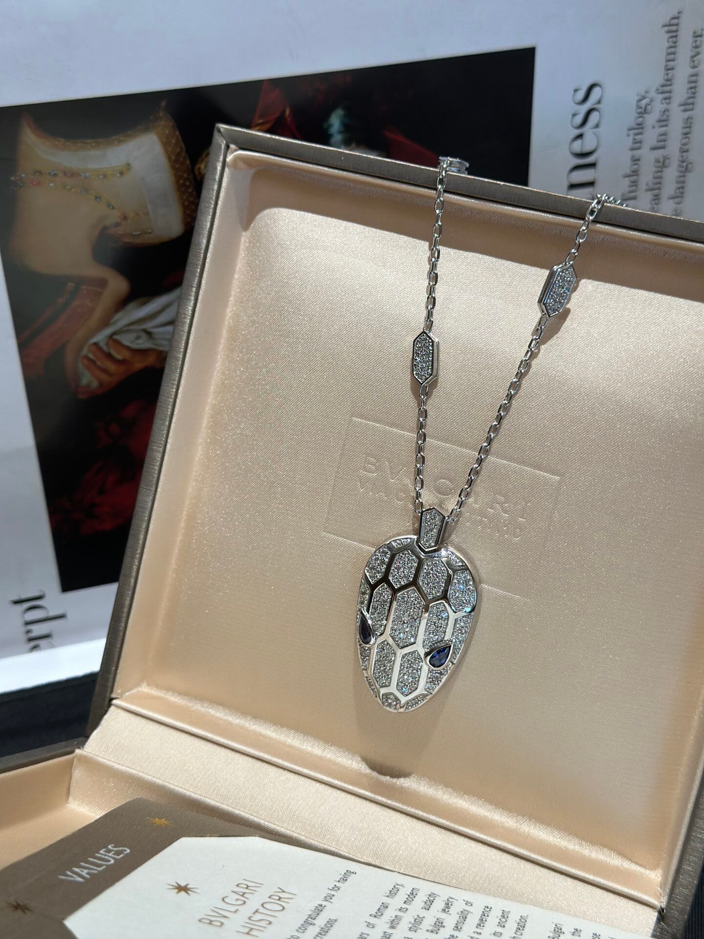 european and american trend light luxury snake pendant full diamond necklace xlc6