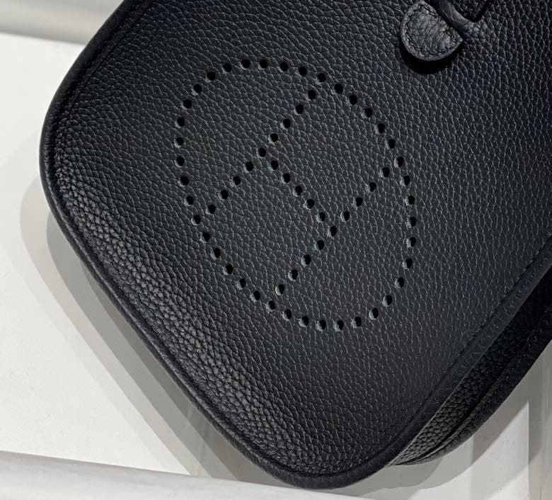 HM Mini Evelyne 18cm Black