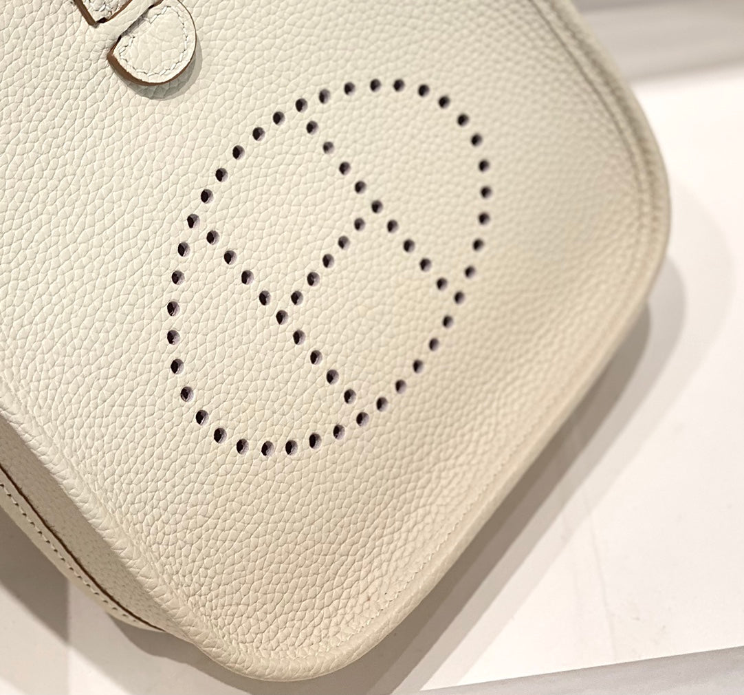 HM Mini Evelyne 18cm Milk White