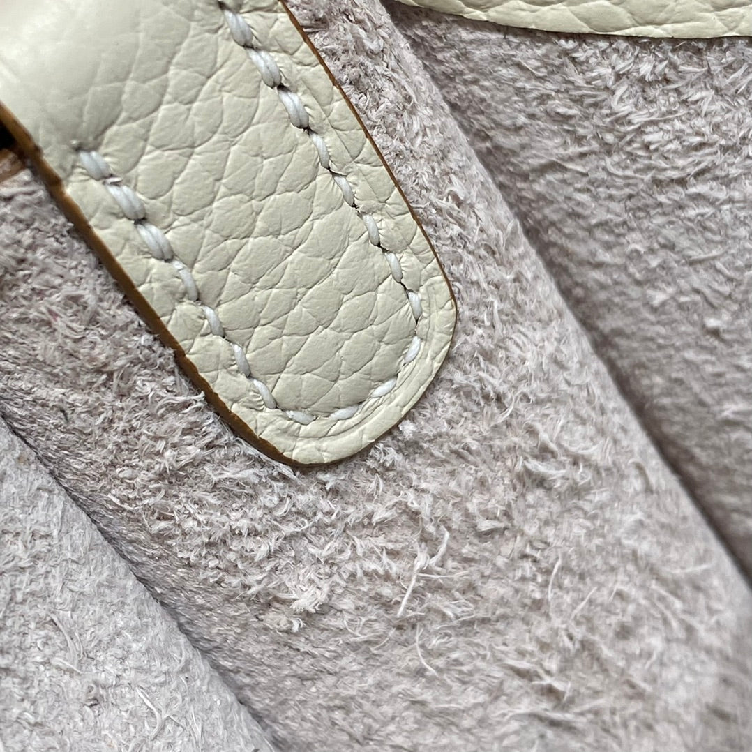 HM Mini Evelyne 18cm Milk White