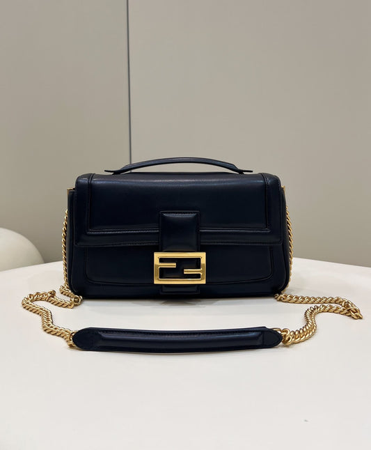 fd look baguette chain bag plain pattern leather black 70220