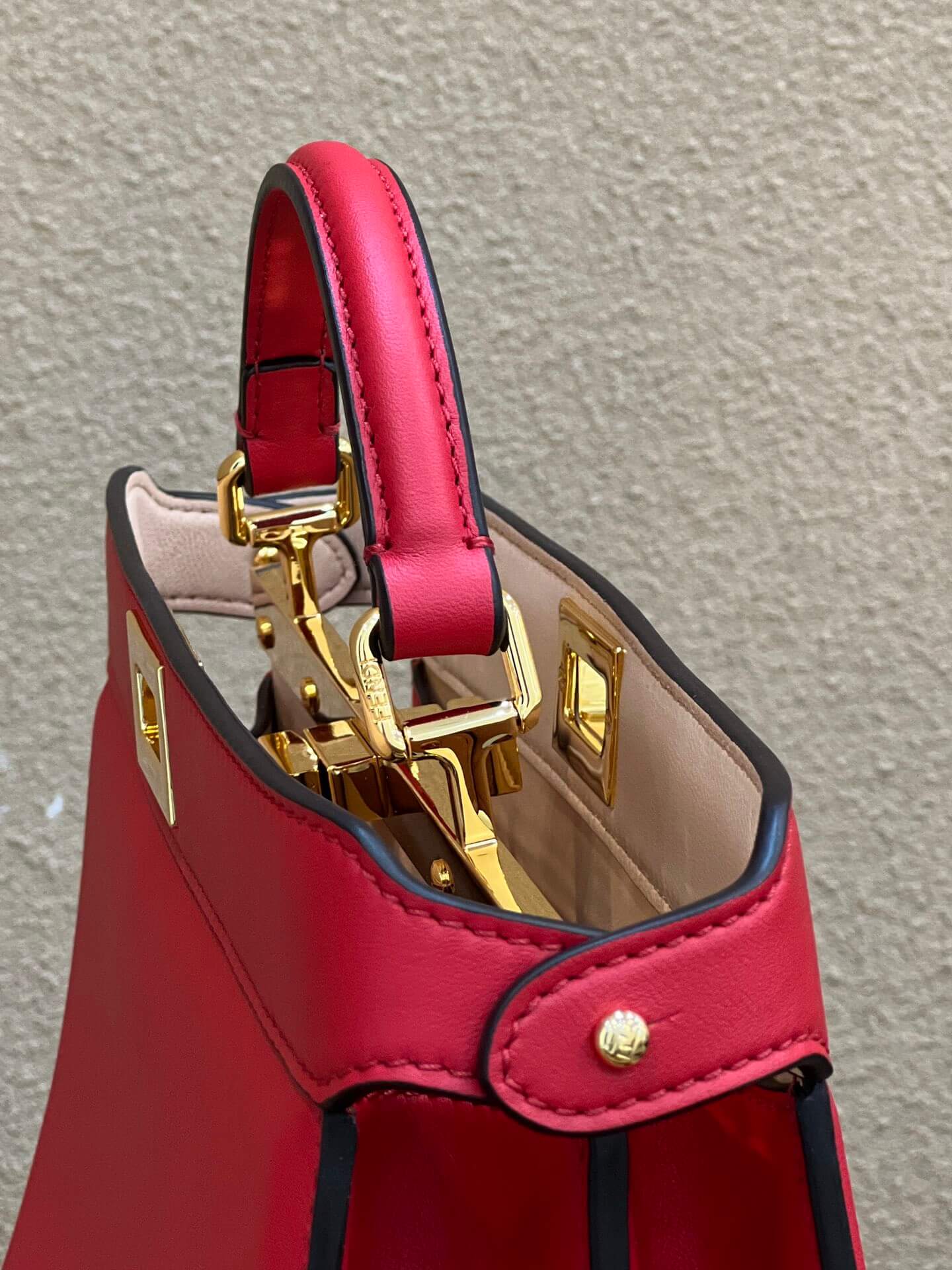 fd red peekaboo iseeu shoulder bag crossbody bag 70193