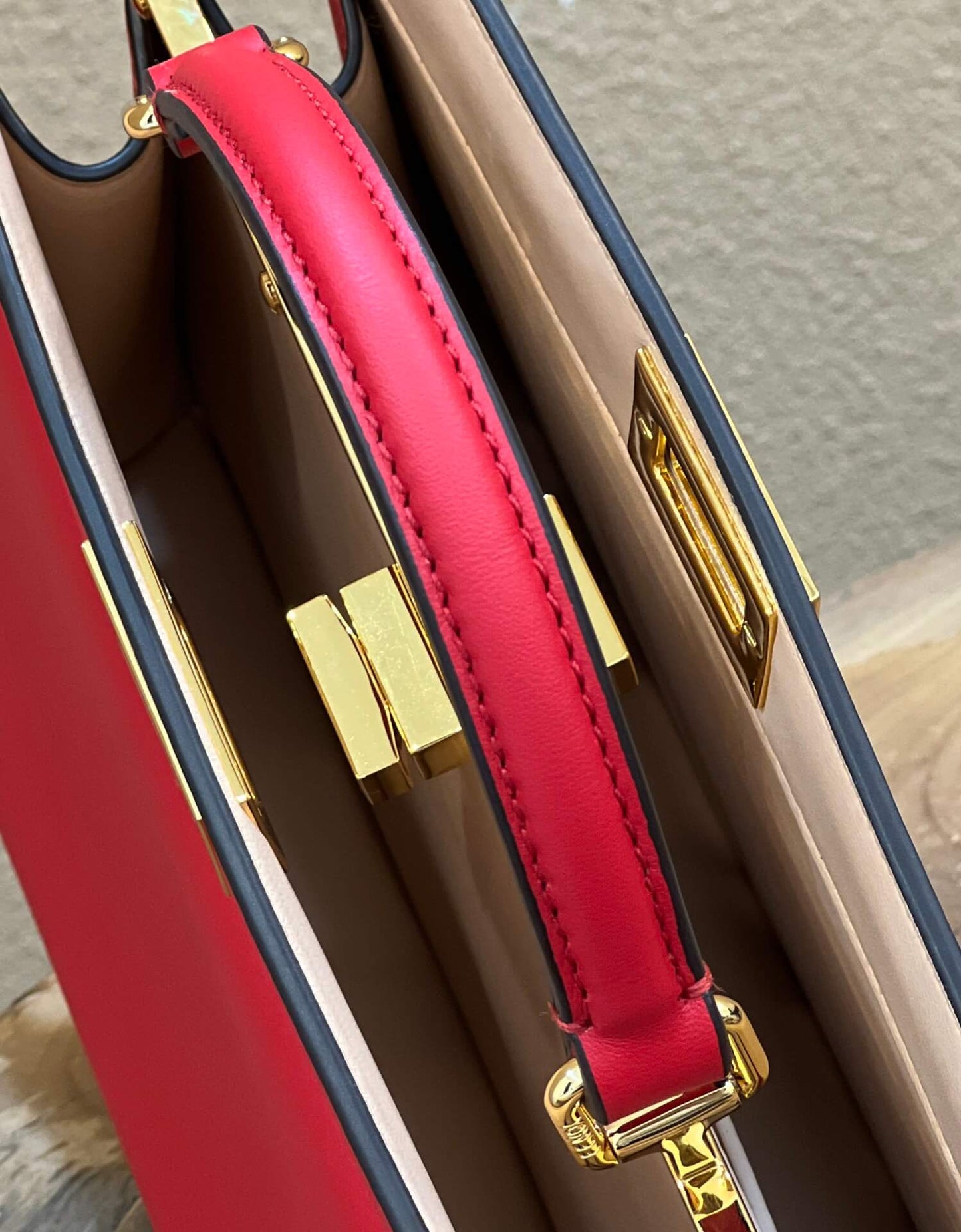 fd red peekaboo iseeu shoulder bag crossbody bag 70193