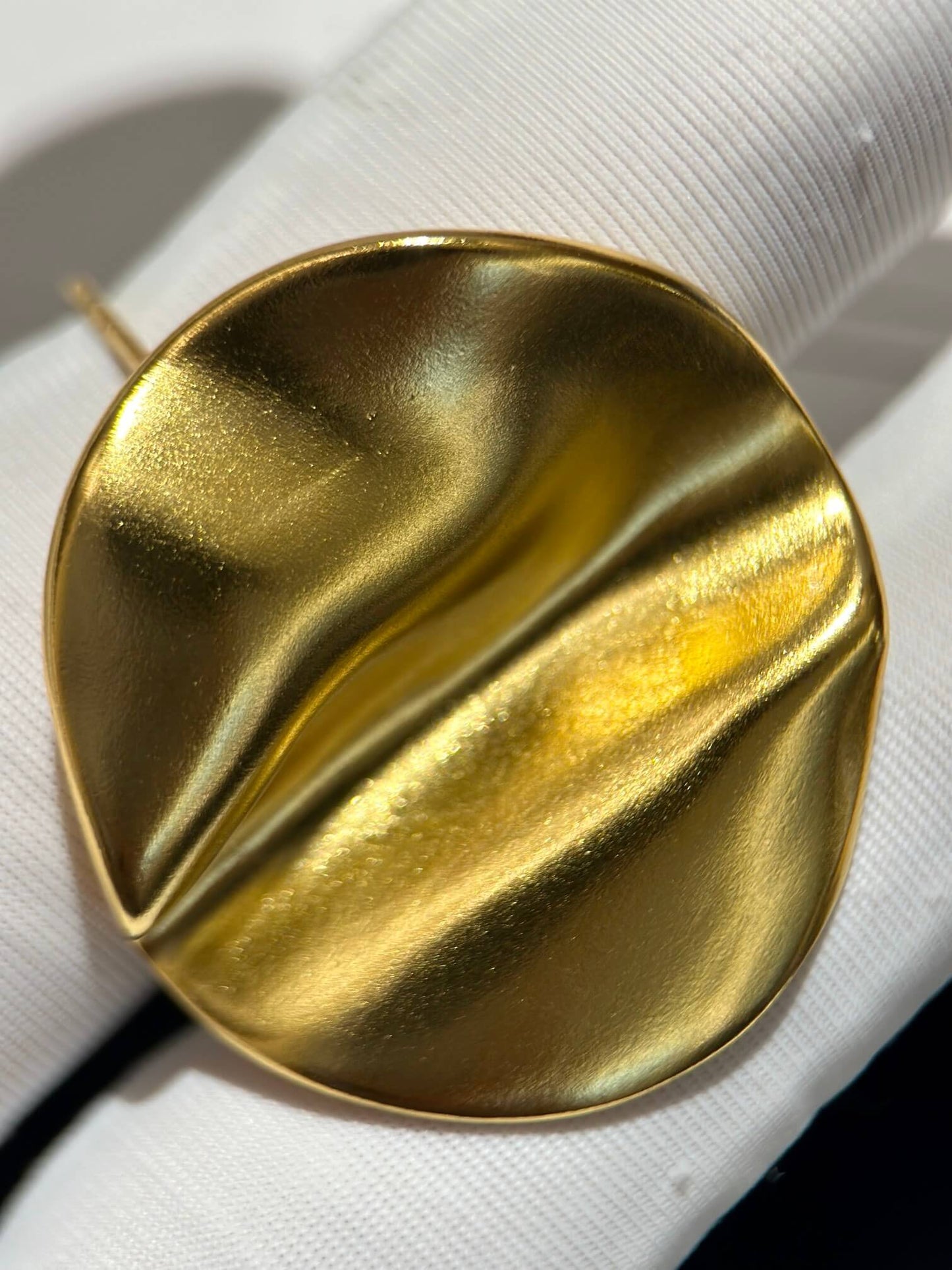 fashionable and minimalist high end wave round brand earrings ehc33