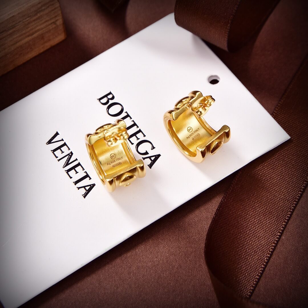french elegant embossed c ring metal earrings eh13168a8