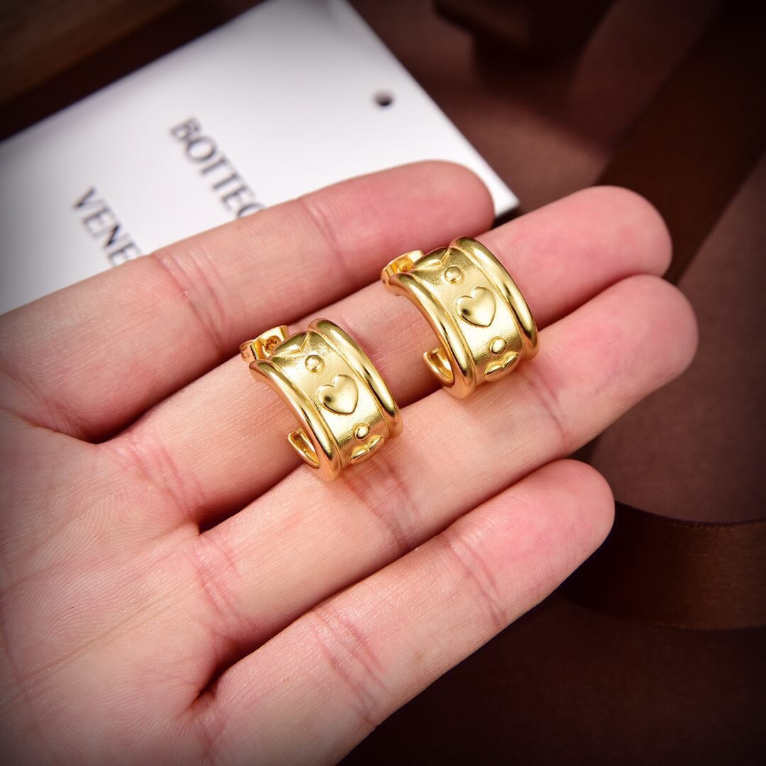 french elegant embossed c ring metal earrings eh13168a8