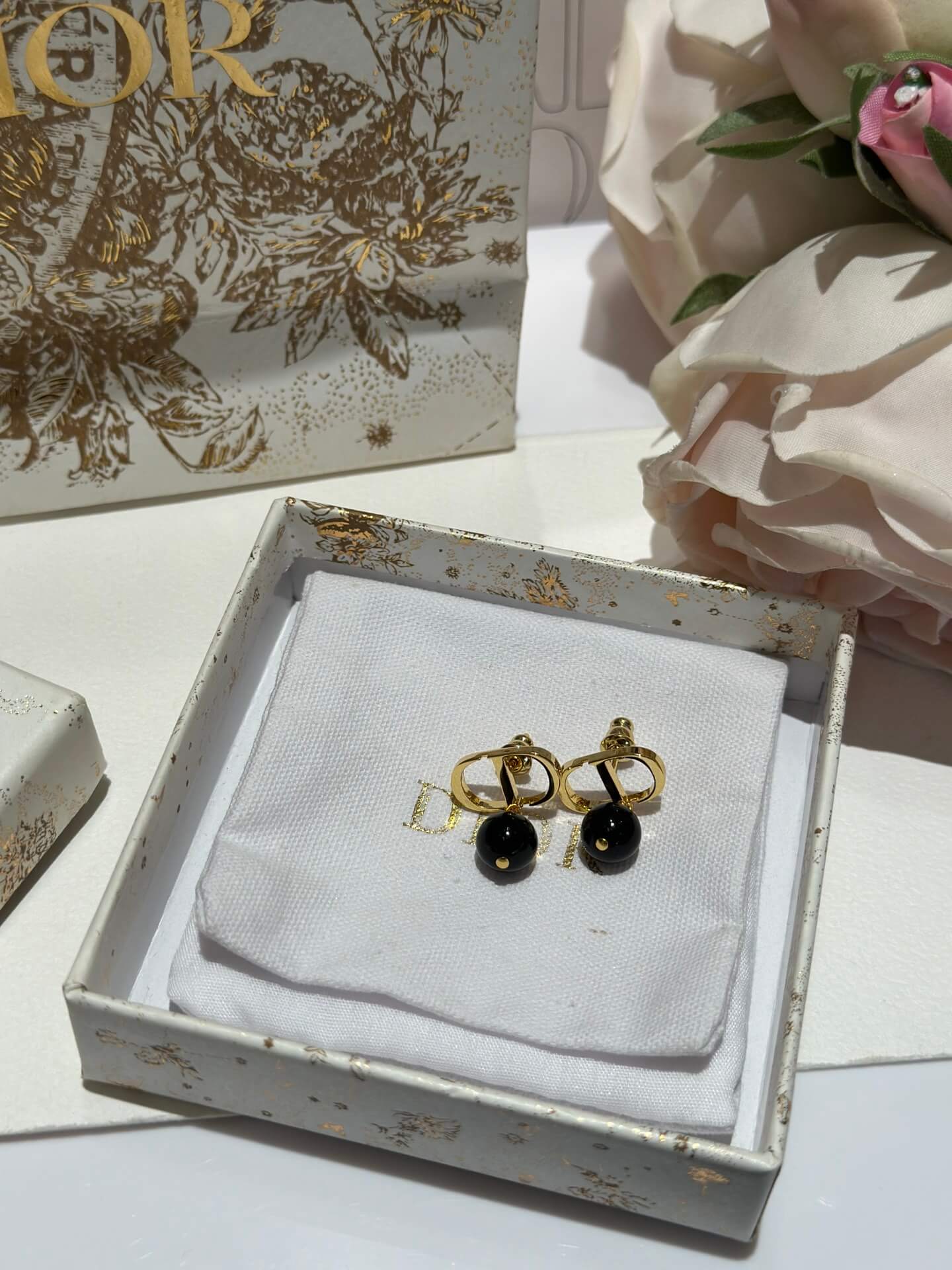 gold cd black beads exquisite versatile fashion earrings ehc27