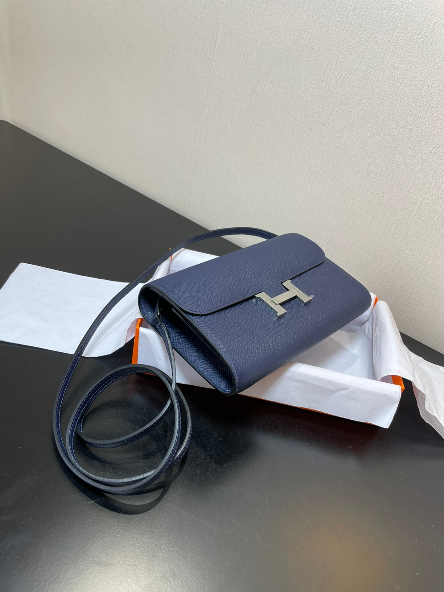 HM Constance to go Silver Dark Blue Epsom Crossbody bag E7098875