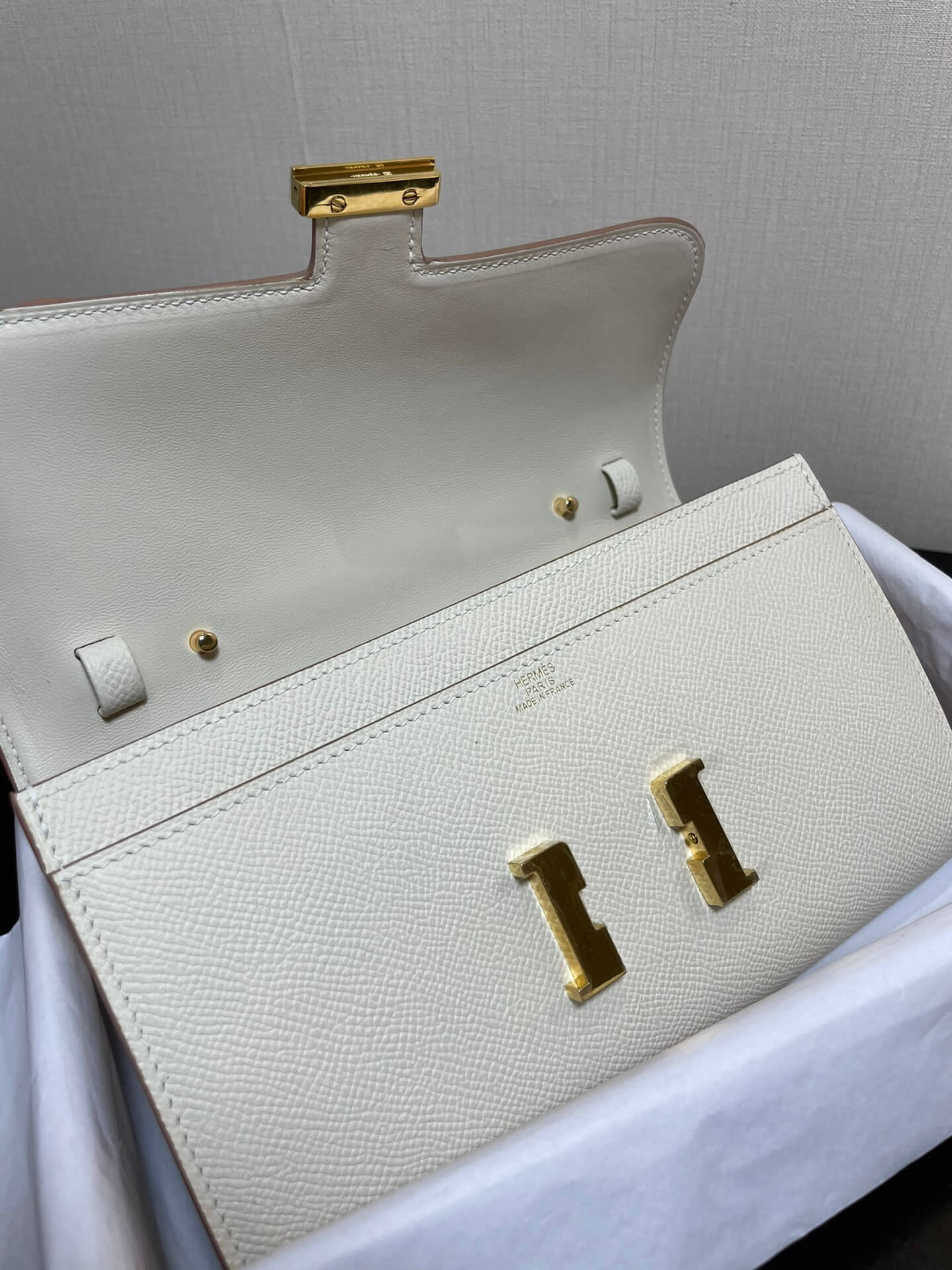 HM Constance to go gold milk white Epsom Crossbody bag E7098875