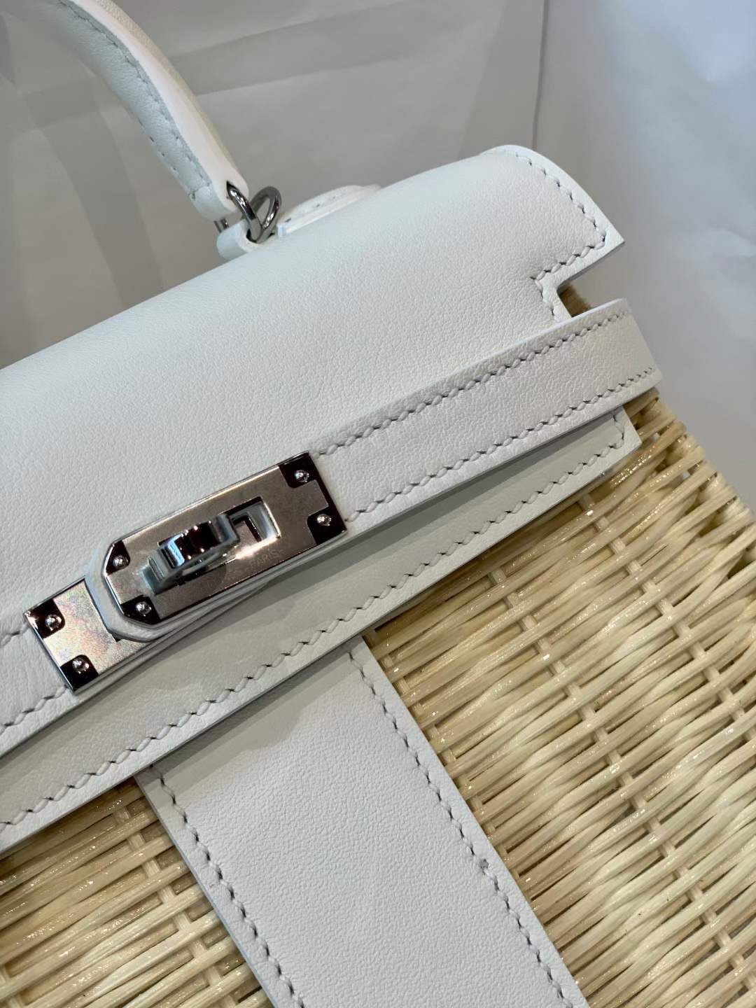 Hermès Kelly 20 Mini Picnic Barenia & Osier Wicker Palladium Hardware white QWE24080401