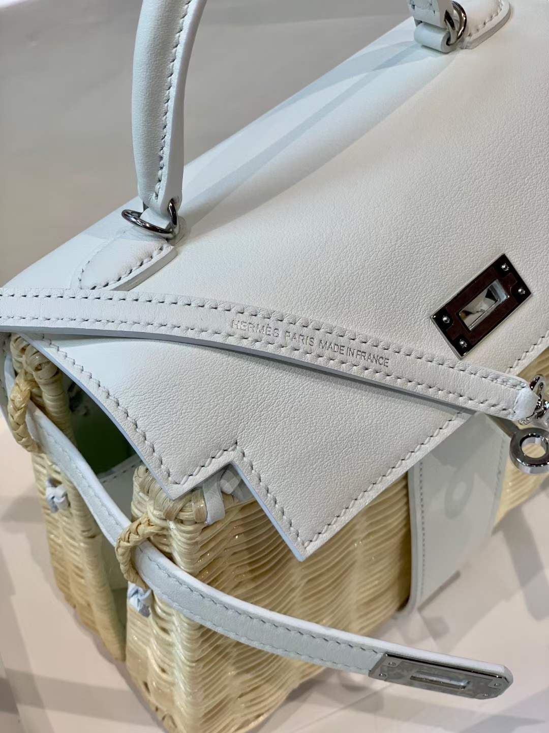 Hermès Kelly 20 Mini Picnic Barenia & Osier Wicker Palladium Hardware white QWE24080401