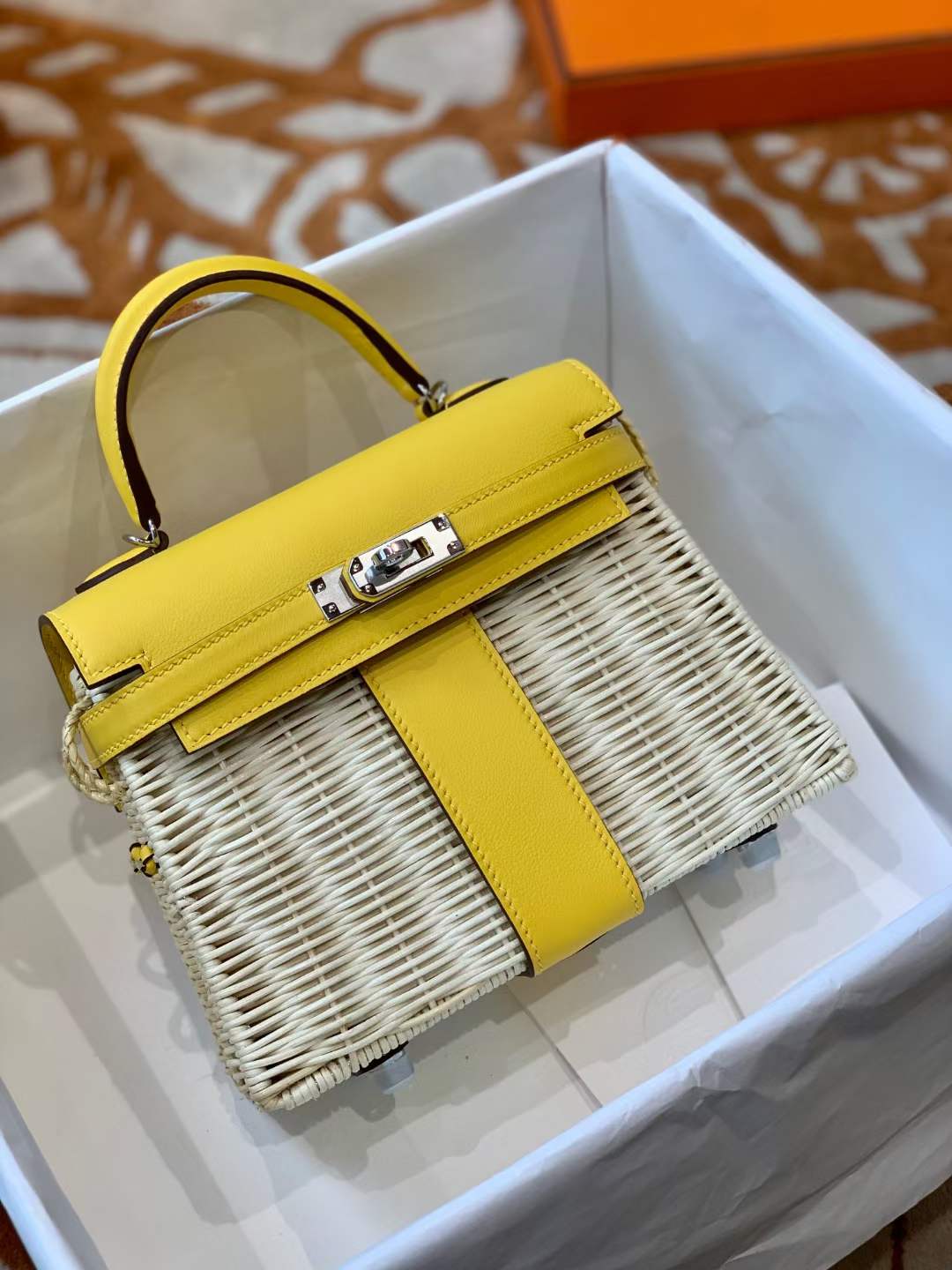 Hermès Kelly 20 Mini Picnic Barenia & Osier Wicker Palladium Hardware Watercolor yellow QWE24080401