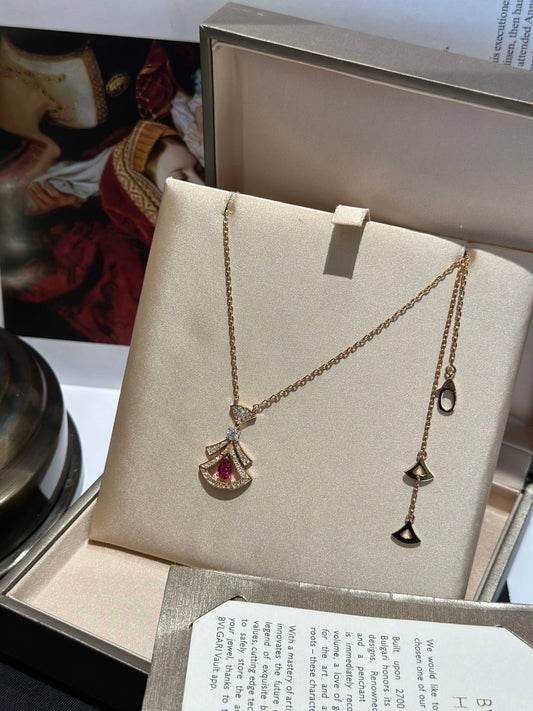 high end popular high end fan shaped diamond rose gold necklace in europe and america xlc25