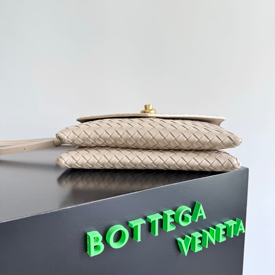 BOTTEGA VENETA 2025 New Product KNOT LOCK Crossbody Bag Apricot 817191