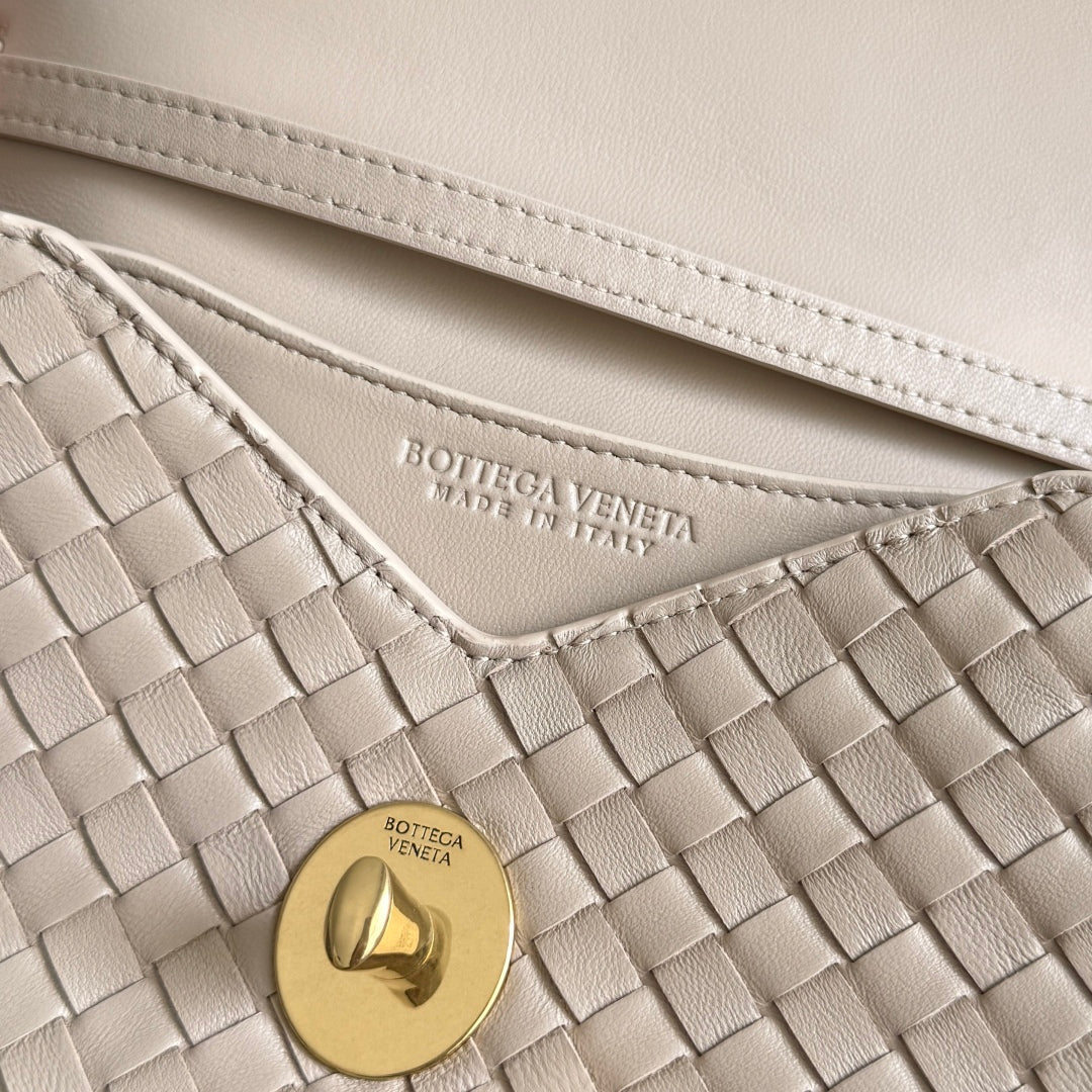 BOTTEGA VENETA 2025 New Product KNOT LOCK Crossbody Bag Apricot 817191