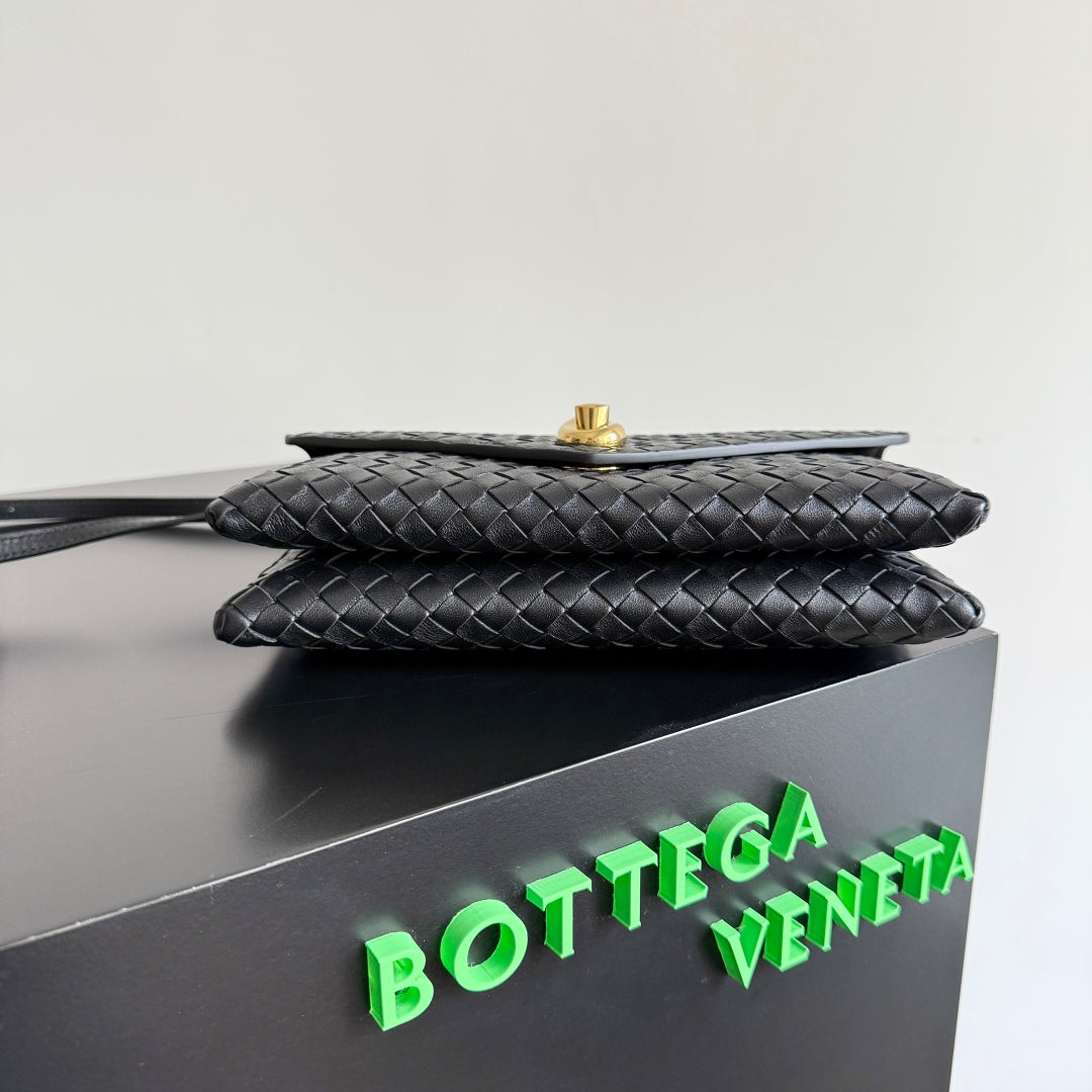 BOTTEGA VENETA 2025 New Product KNOT LOCK Crossbody Bag Black 817191