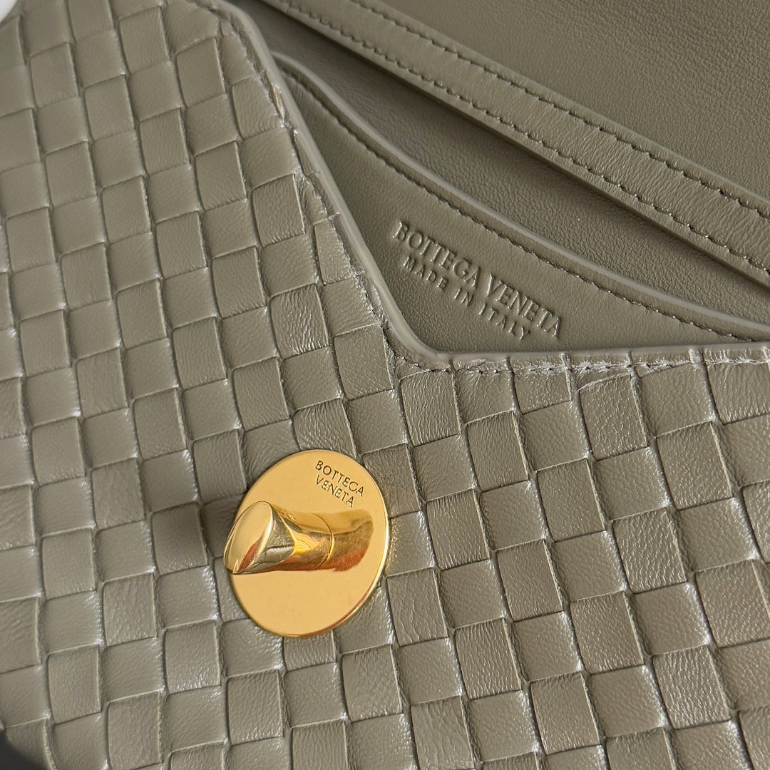 BOTTEGA VENETA 2025 New Product KNOT LOCK Crossbody Bag Green 817191