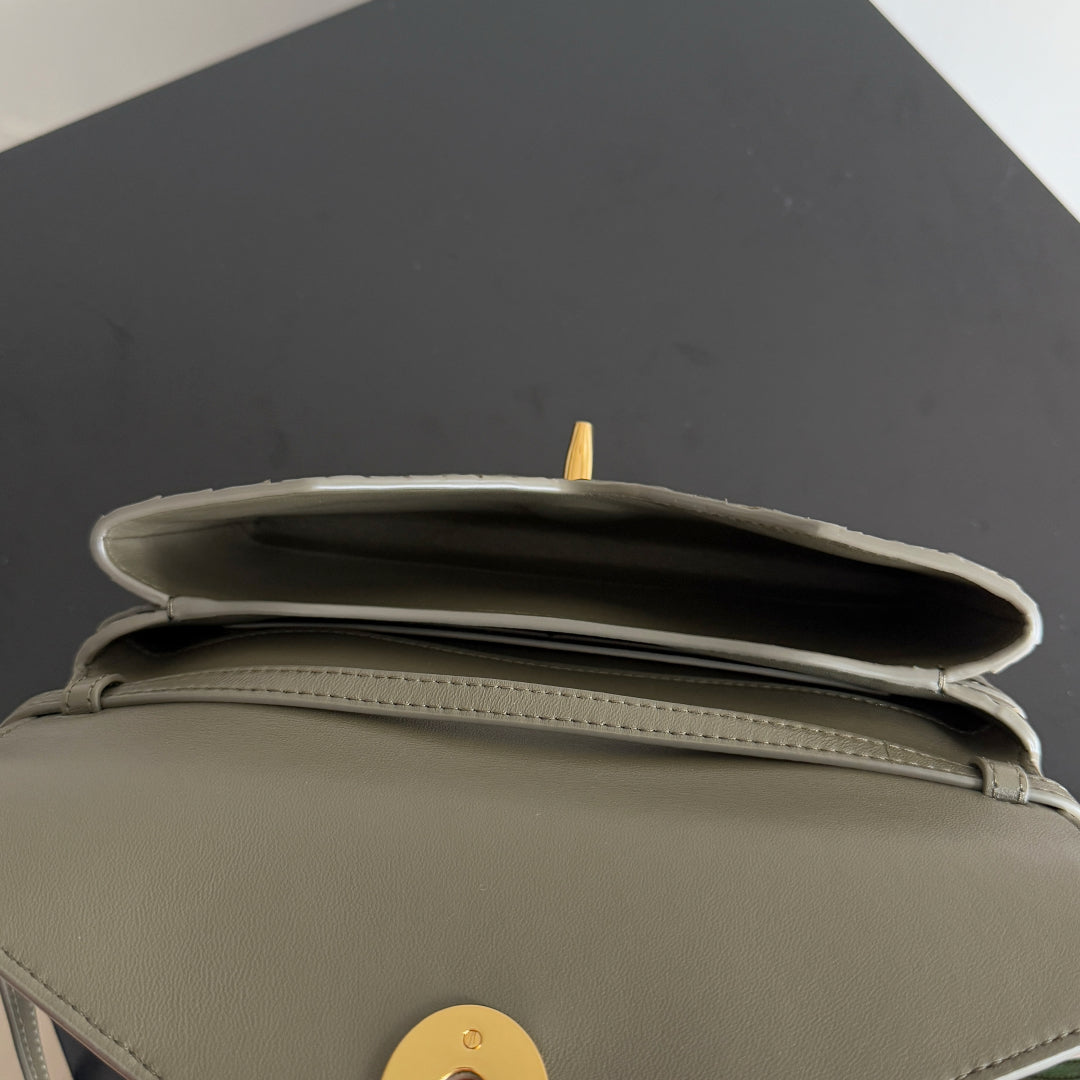 BOTTEGA VENETA 2025 New Product KNOT LOCK Crossbody Bag Green 817191