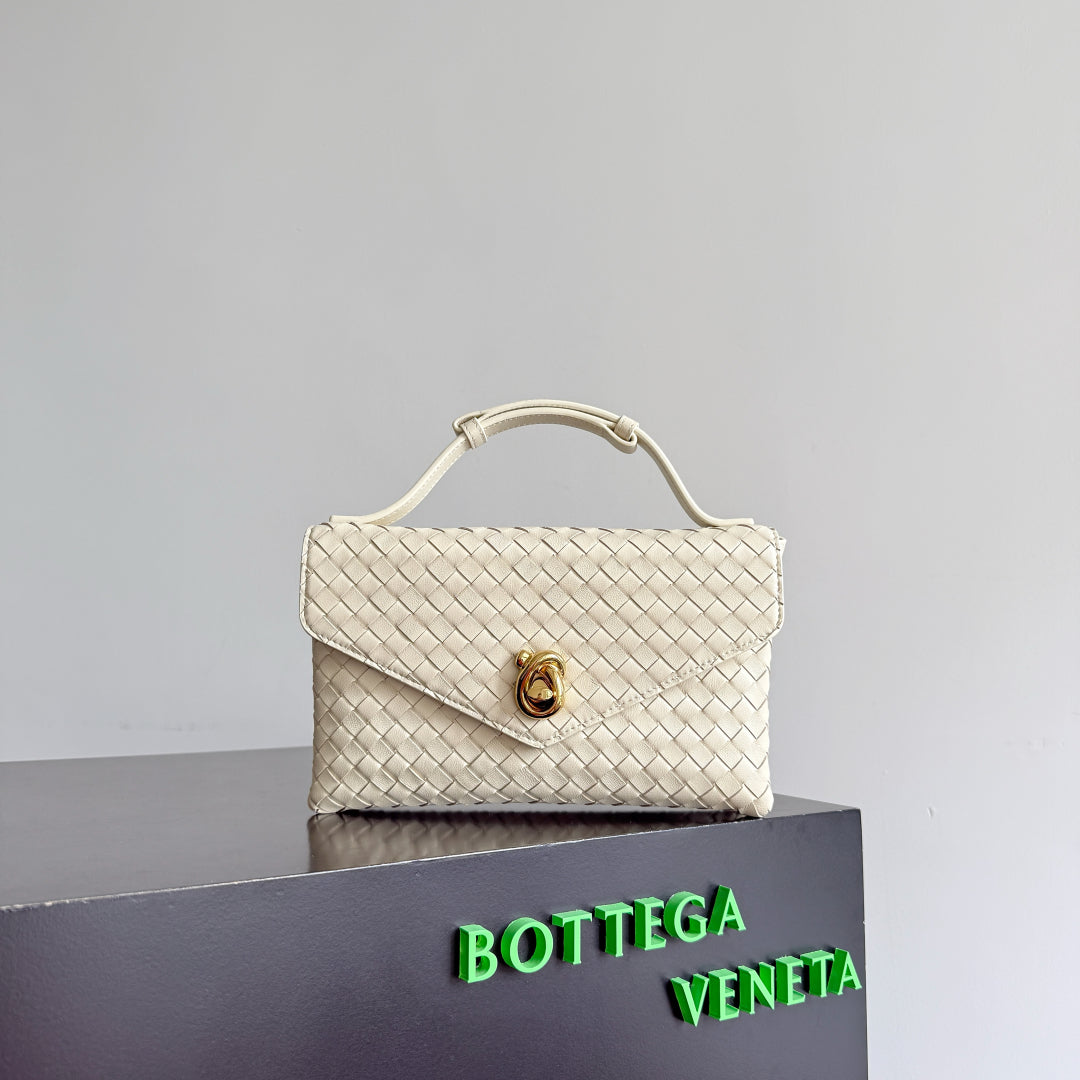 BOTTEGA VENETA 2025 New Product KNOT LOCK Crossbody Bag White 817191