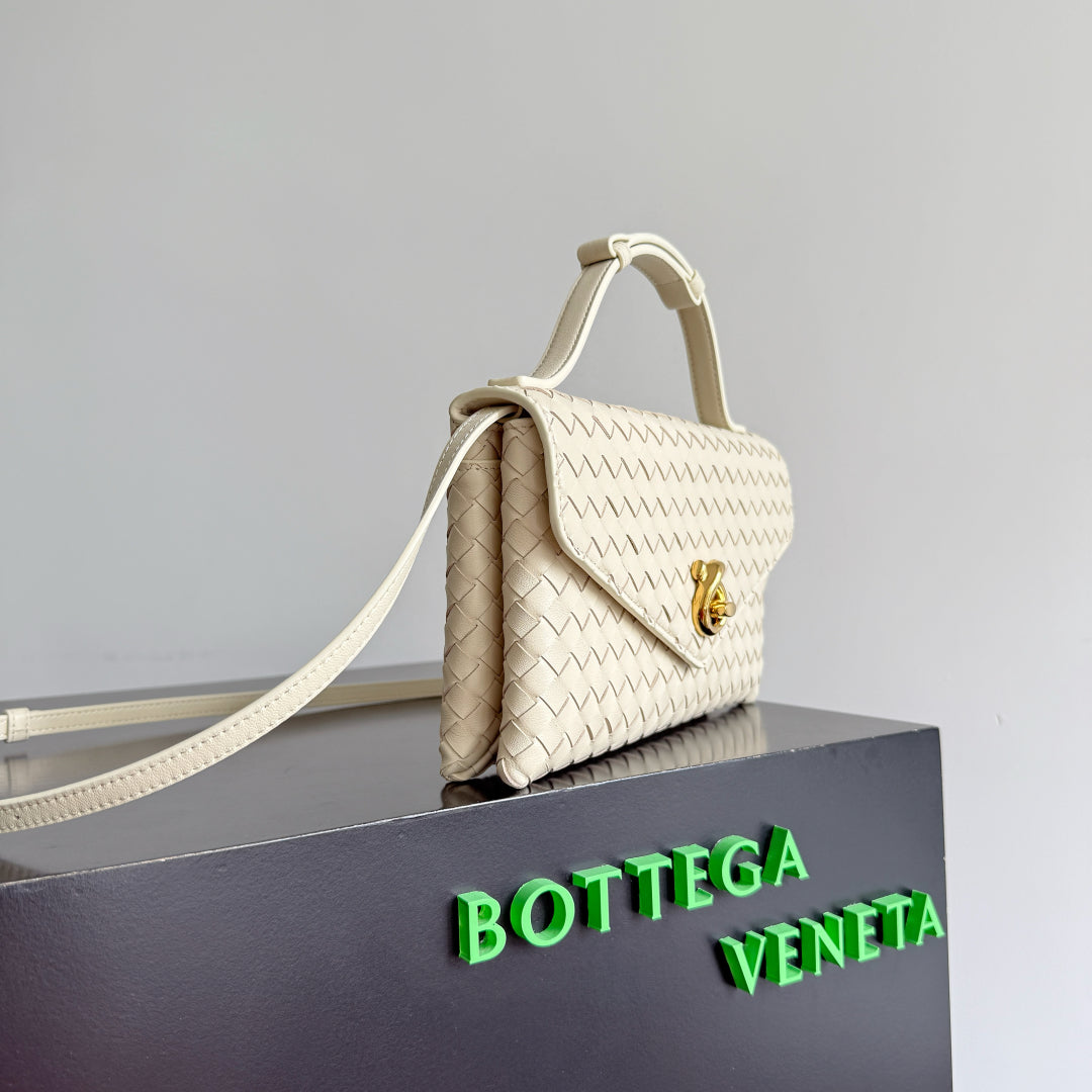 BOTTEGA VENETA 2025 New Product KNOT LOCK Crossbody Bag White 817191