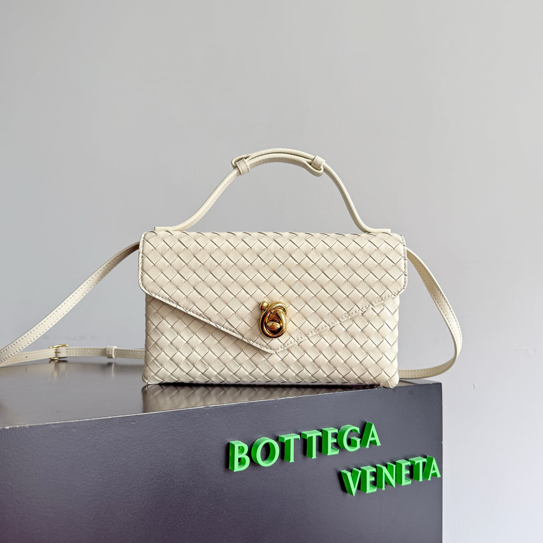 BOTTEGA VENETA 2025 New Product KNOT LOCK Crossbody Bag White 817191