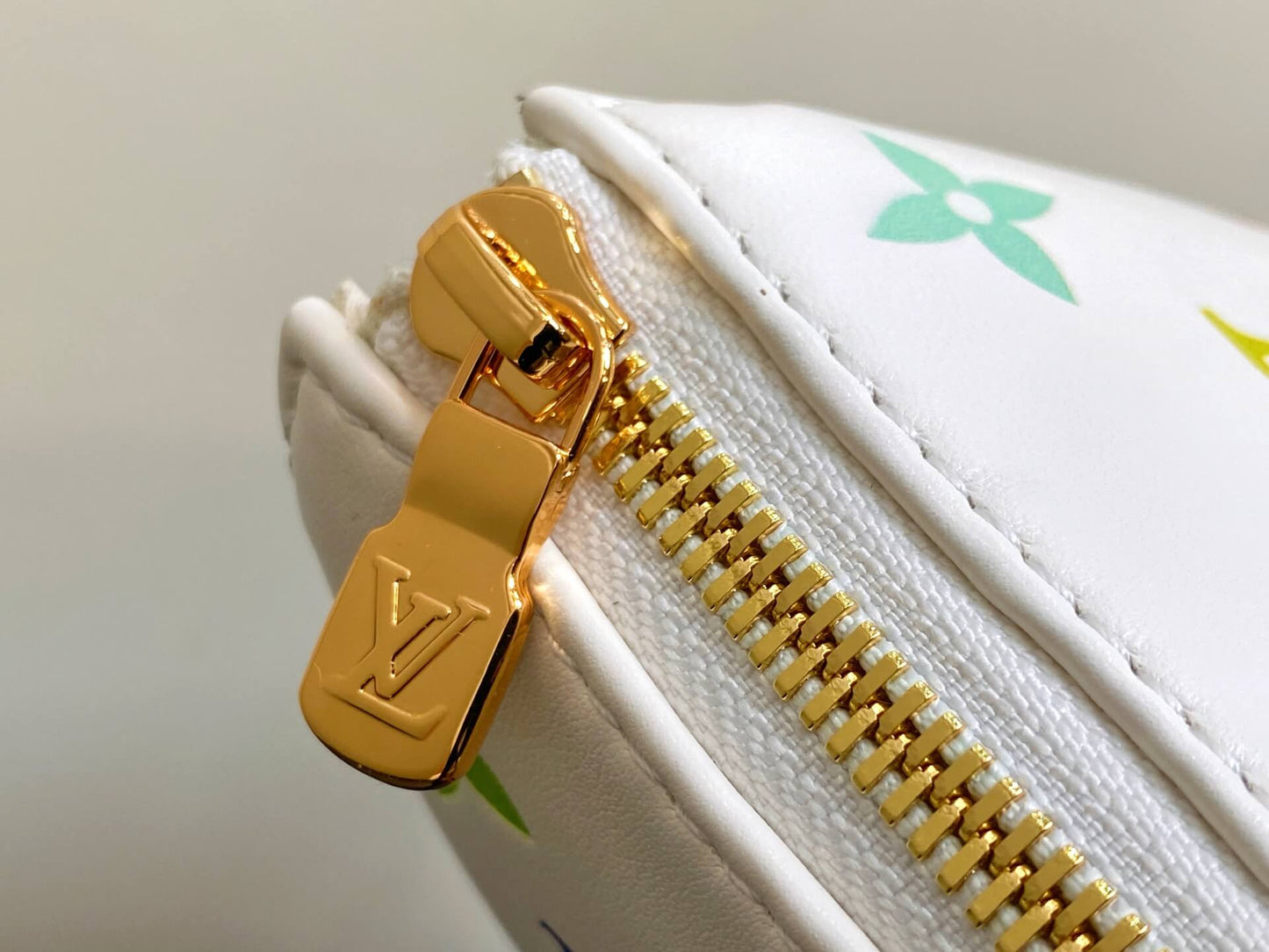 L-V X TM Coussin PM M13233 White