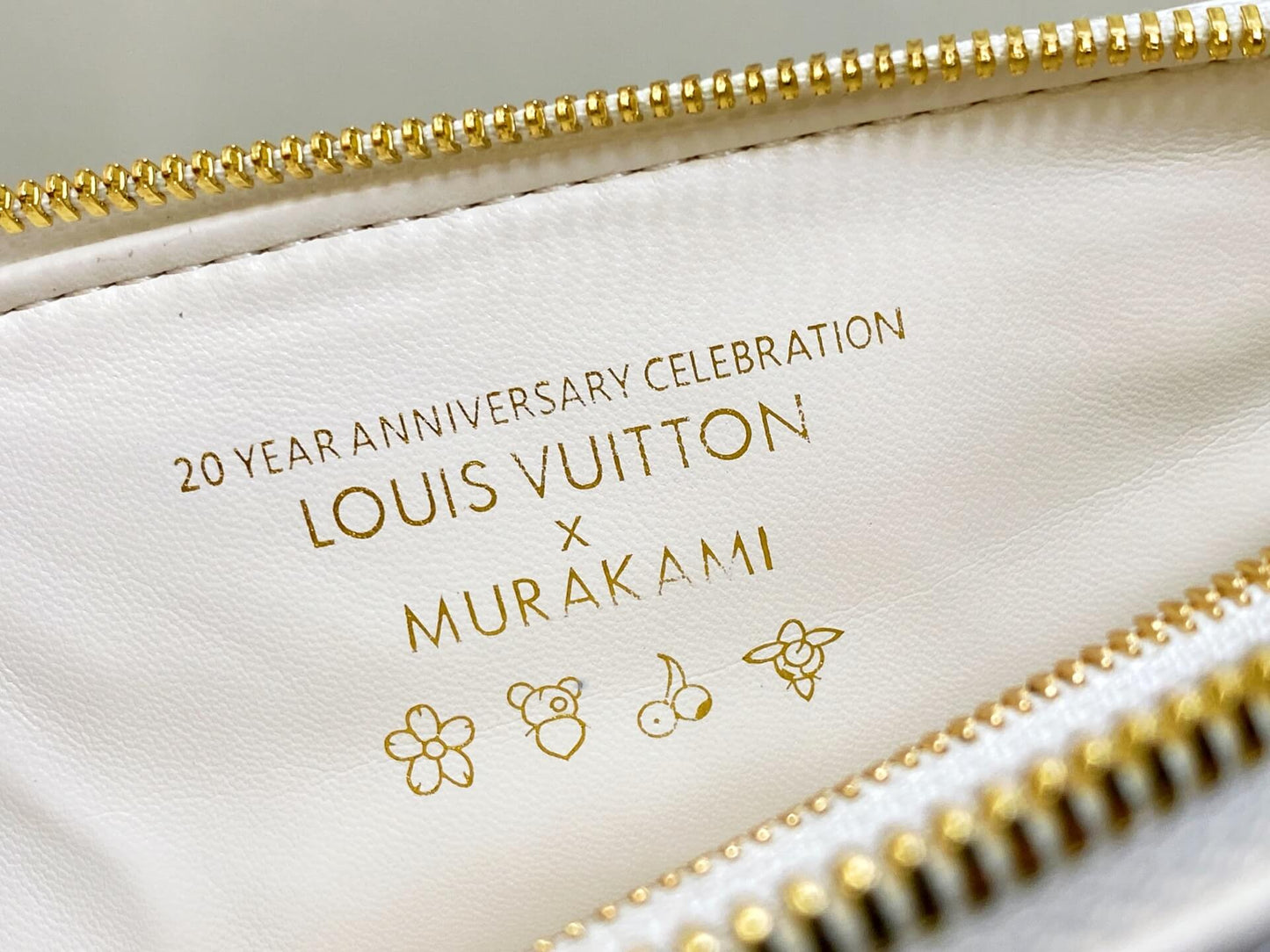 L-V X TM Coussin PM M13233 White