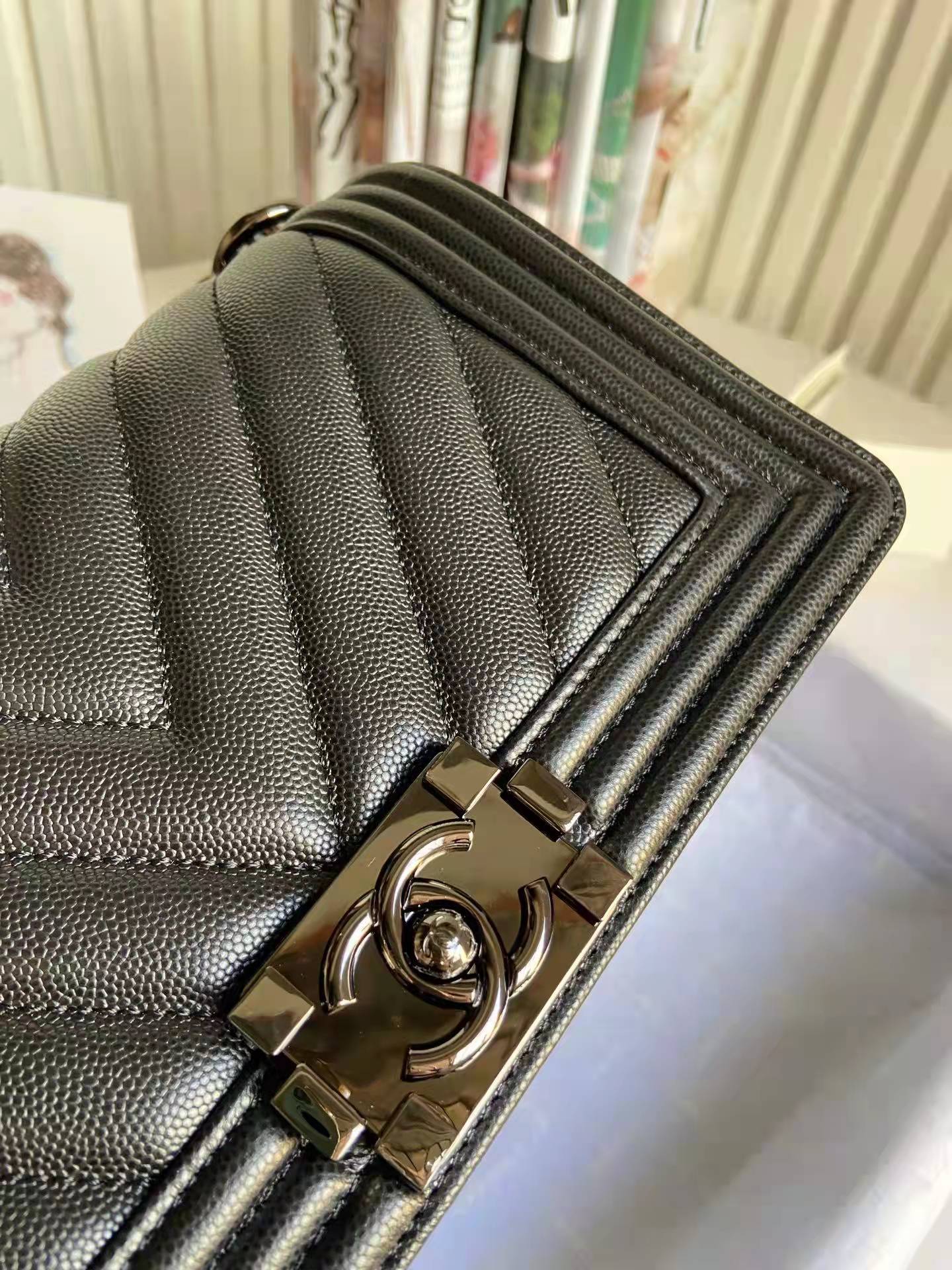 leboy 25 black hardware v stype caviar cowhide edge