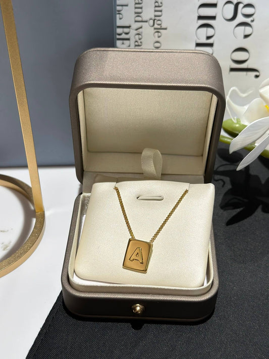 lisa same block letter necklace light luxury niche xlad234c19