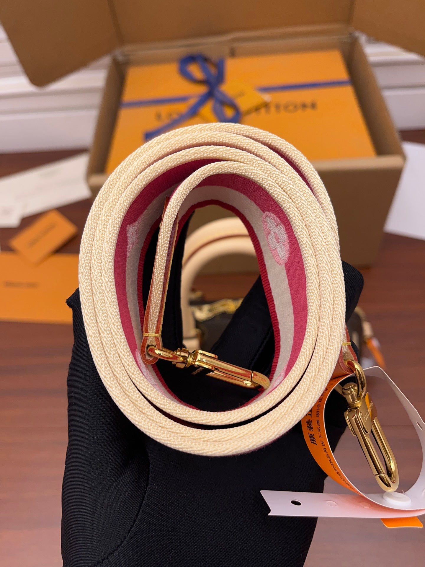 m46048 speedy bandouliere 20 bag