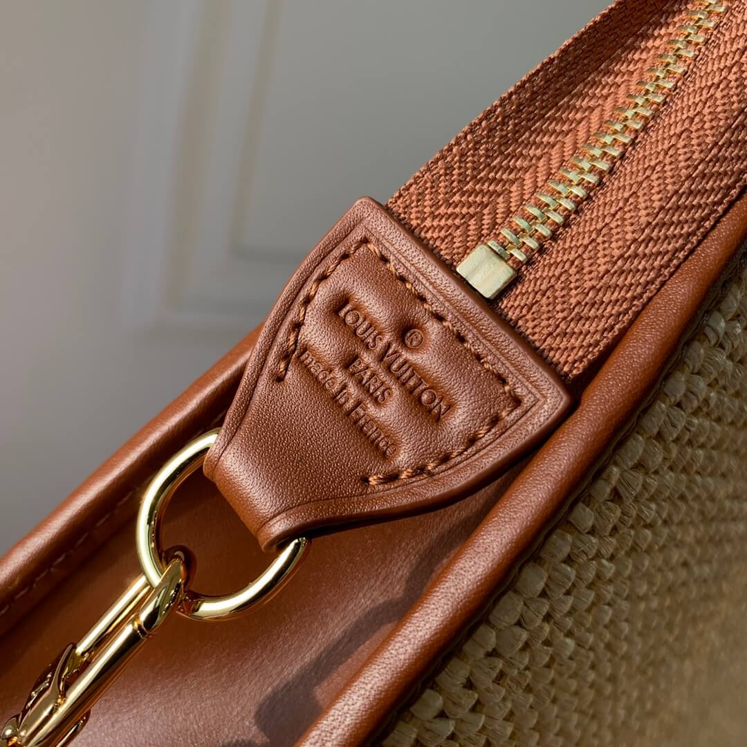 m81366 toiletry pouch on chain brown free shipping