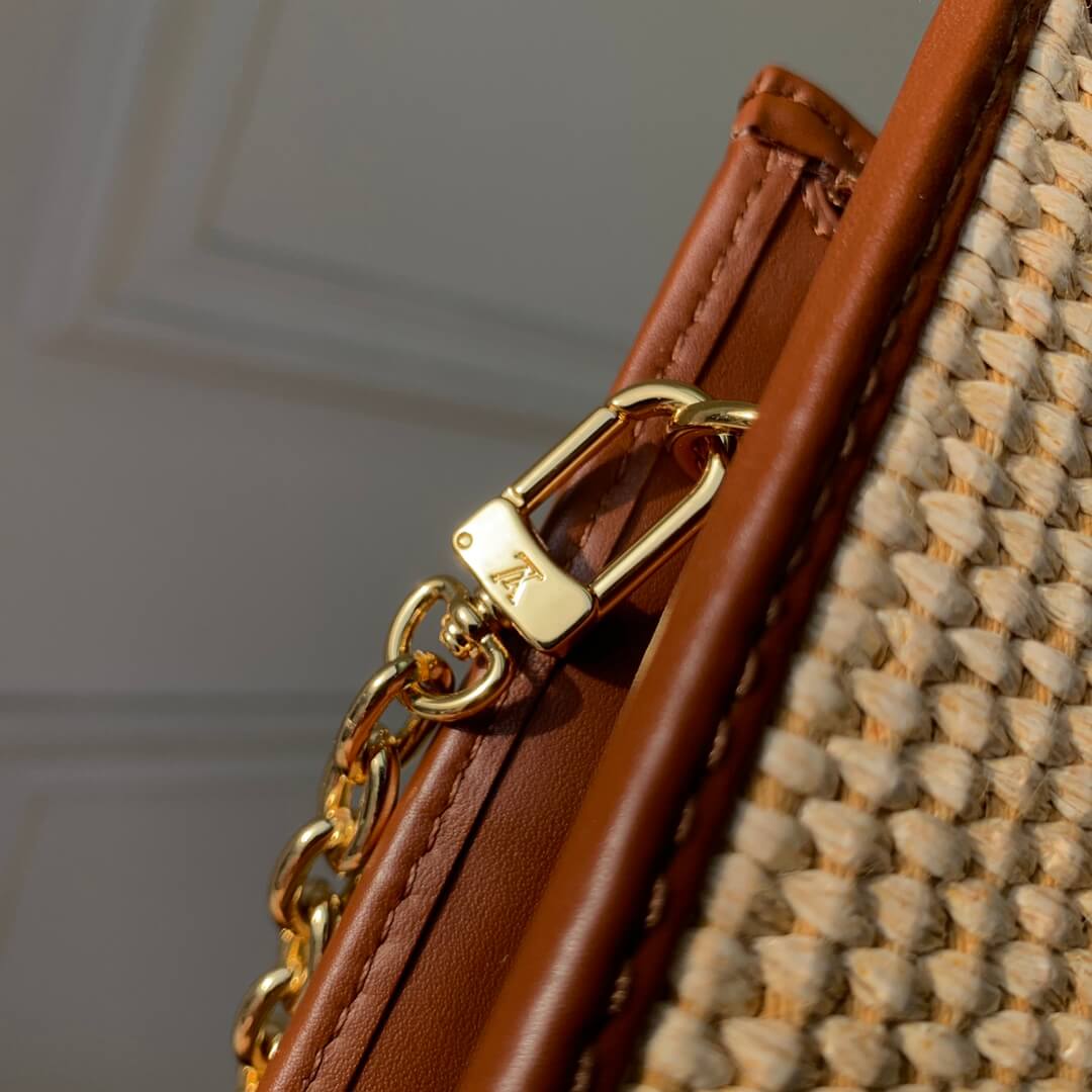 m81366 toiletry pouch on chain brown free shipping