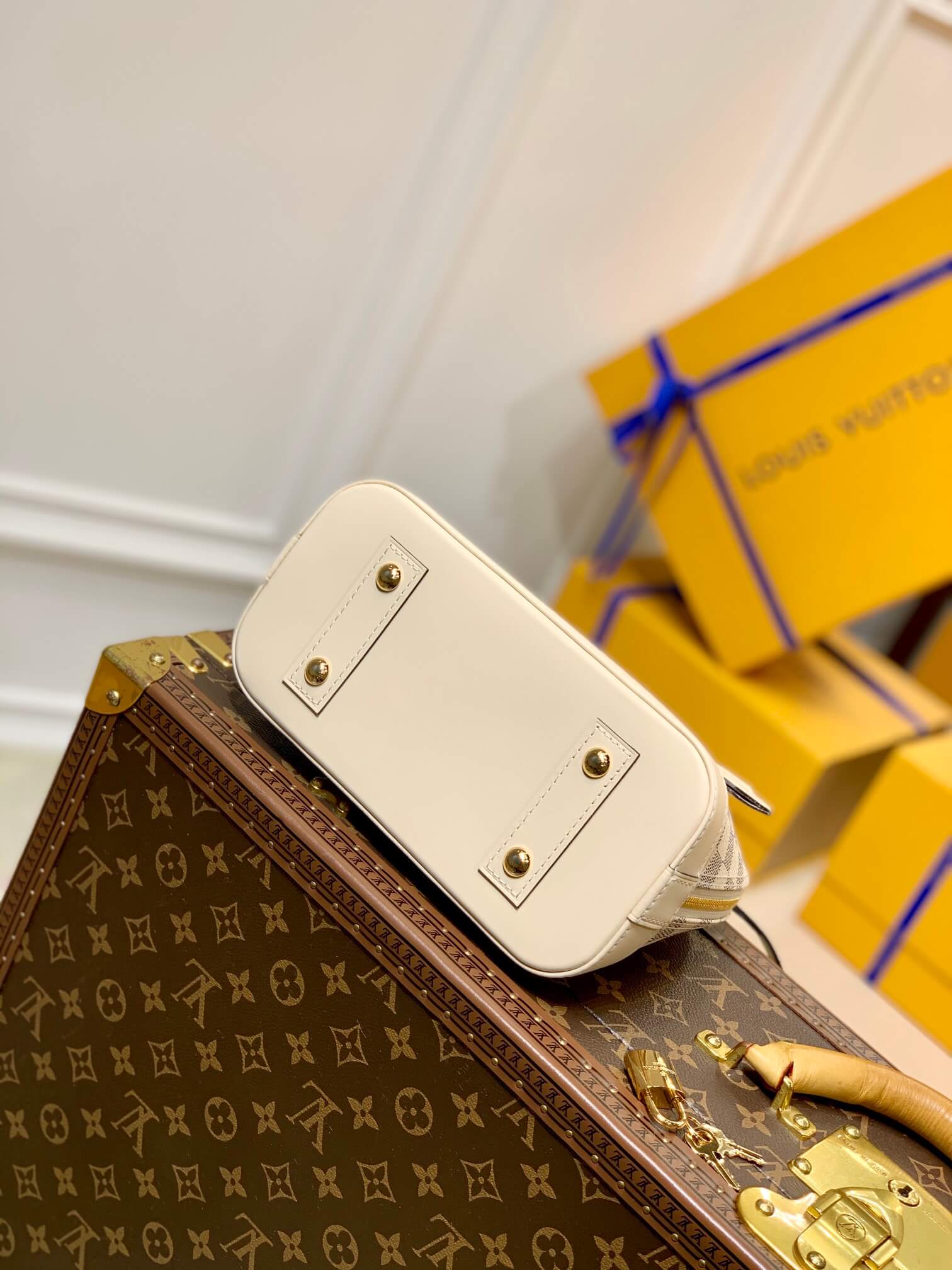 LOUIS VUITTON ALMA BB BAG