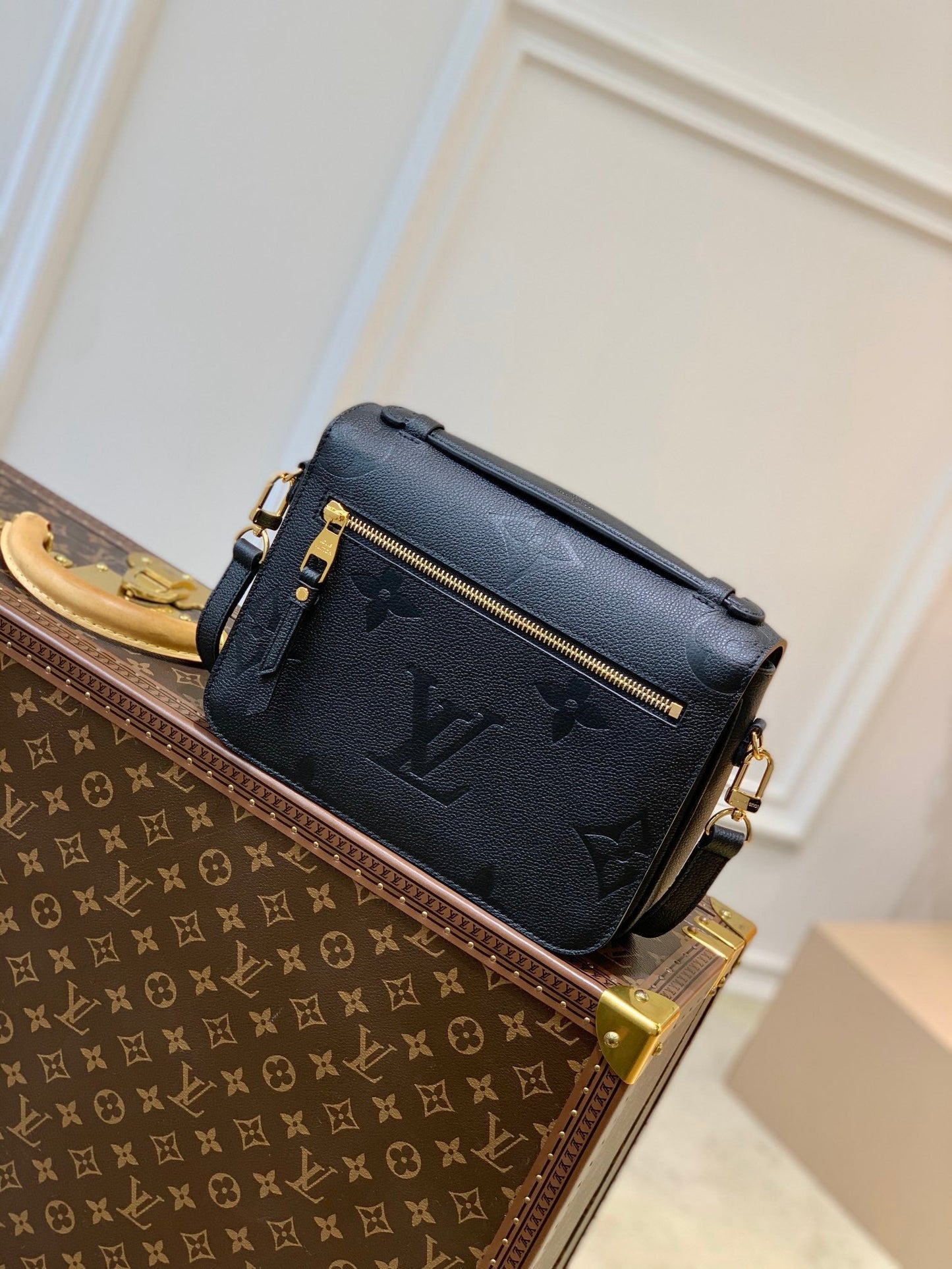 full leather messenger bag m59211 navy nacre dark blue gold hardware monogram empreinte