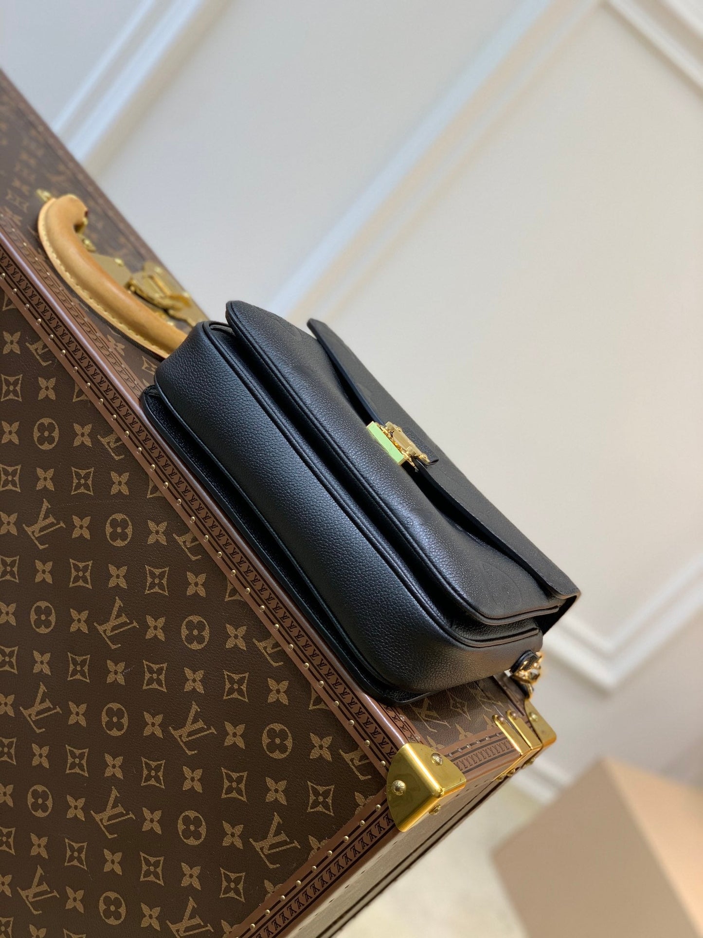 full leather messenger bag m59211 navy nacre dark blue gold hardware monogram empreinte