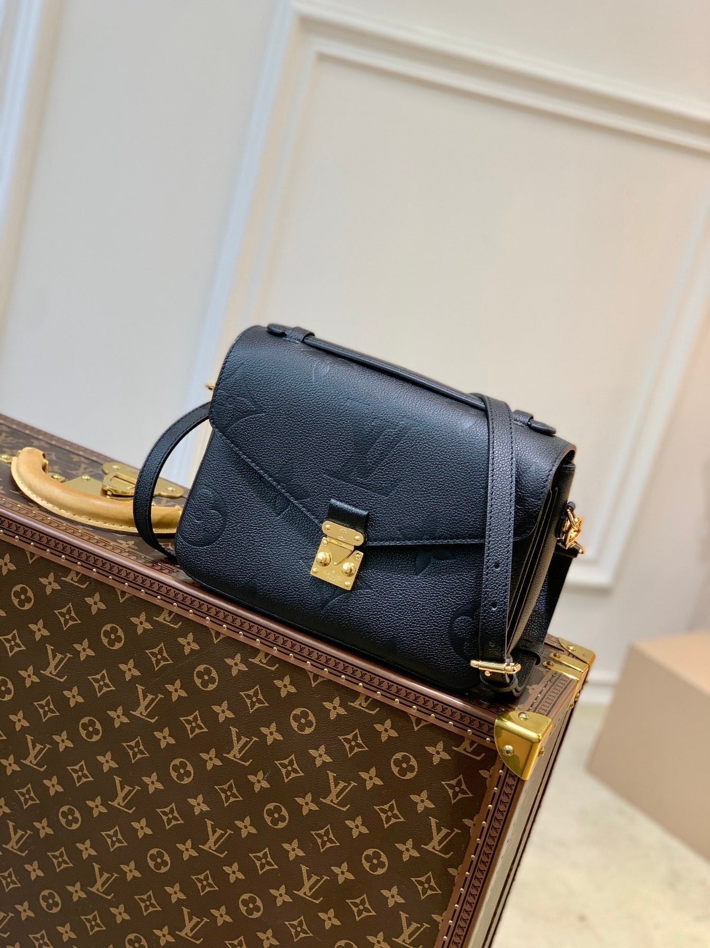 full leather messenger bag m59211 navy nacre dark blue gold hardware monogram empreinte