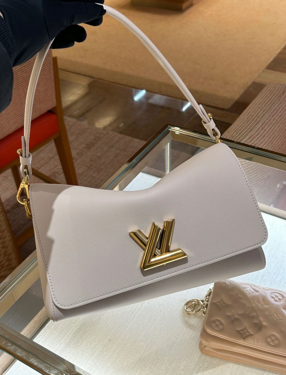 LV M25359 Soft Twist White HandBag