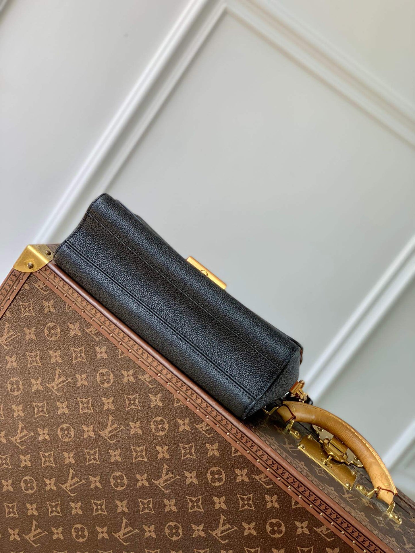 LV M24639 Soft Twist Black HandBag