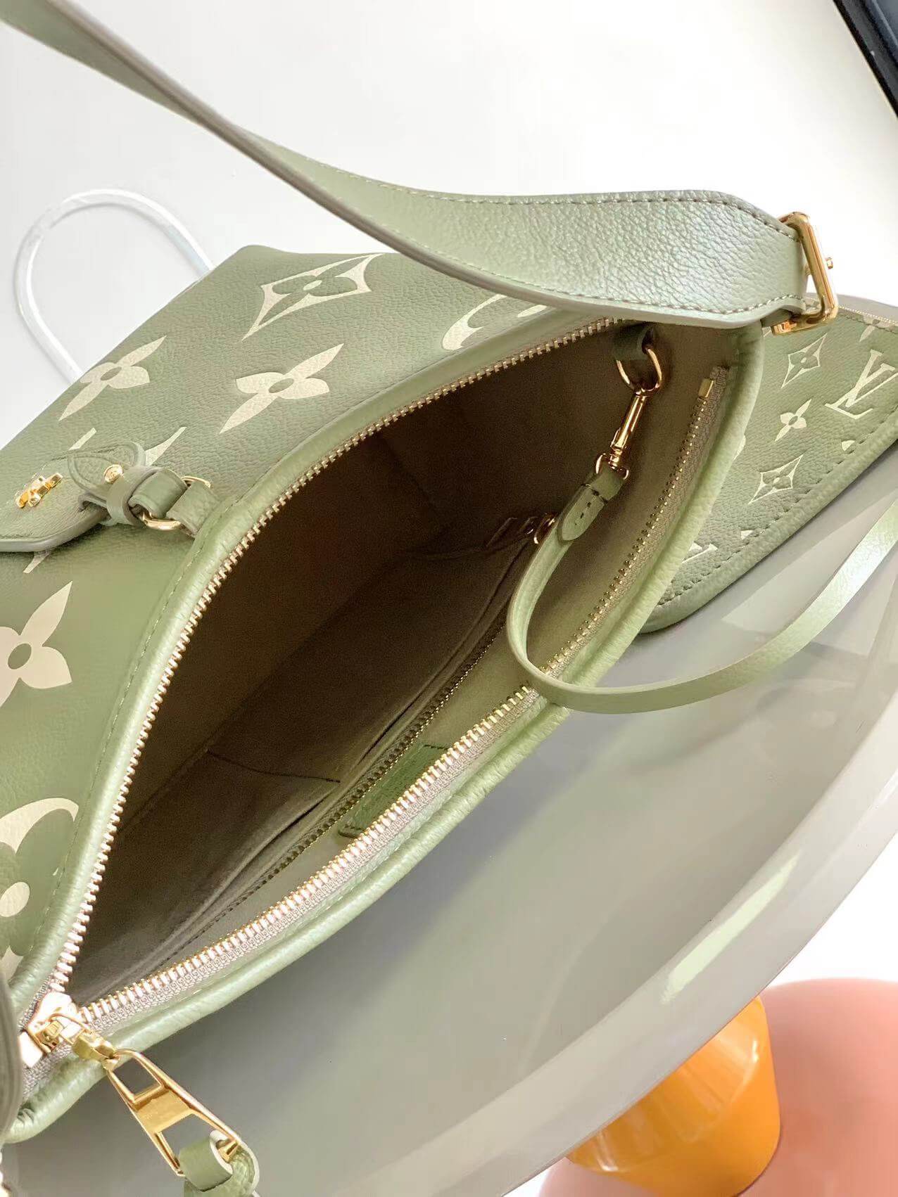 LV CarryAll PM  Shoulder bag green M46288