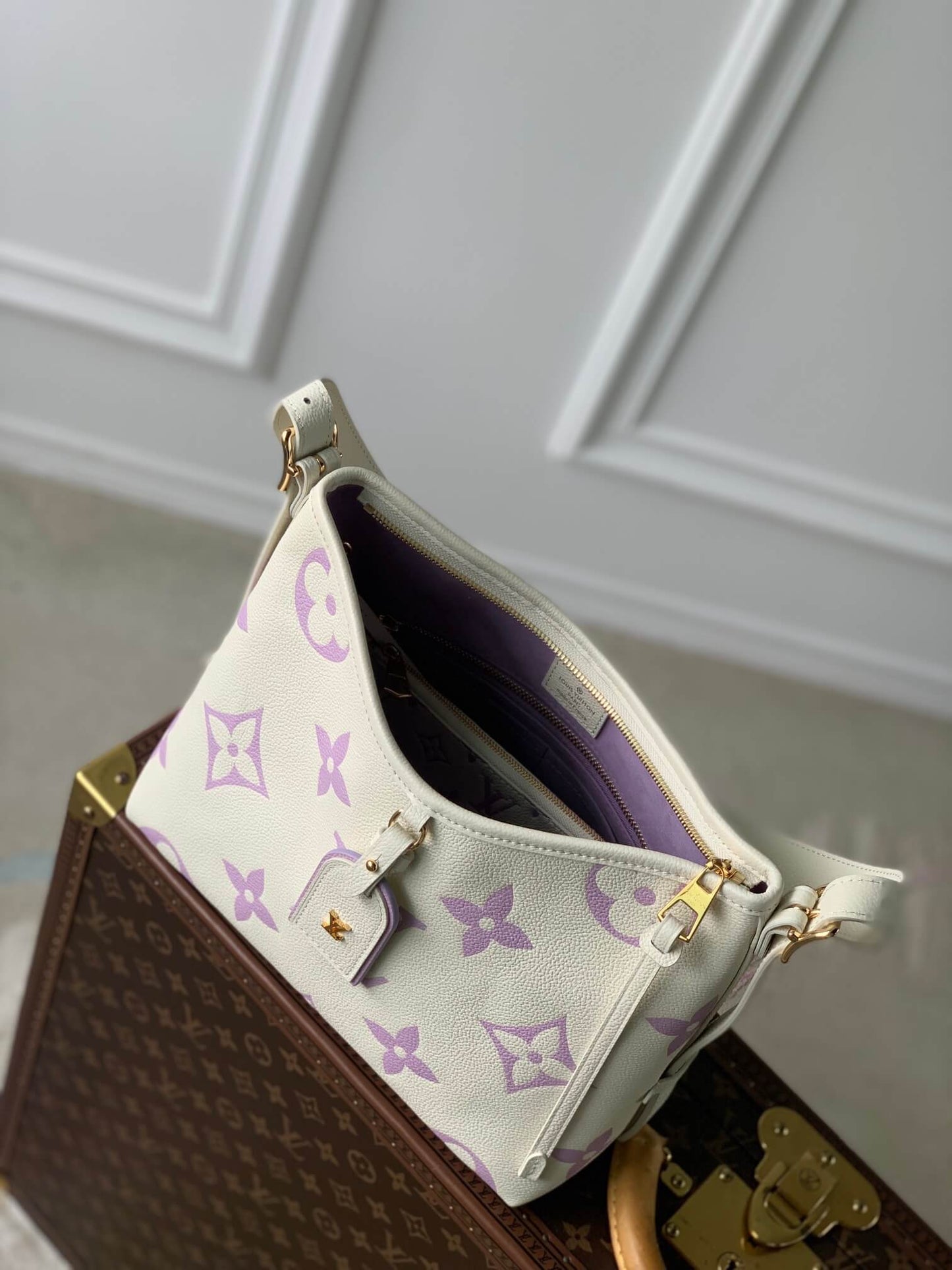 LV CarryAll PM  Shoulder bag white purple M46288