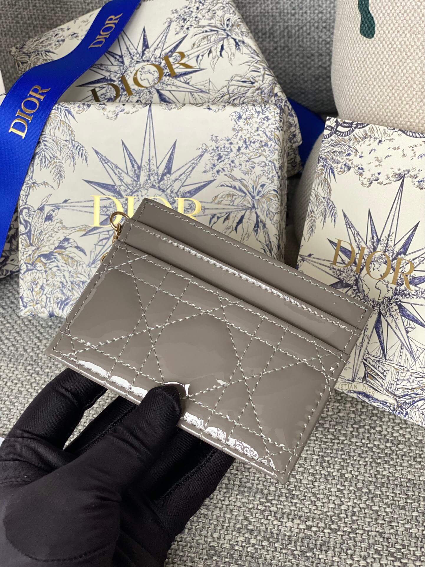 lady card holder lacquer leather dmz240617 grey