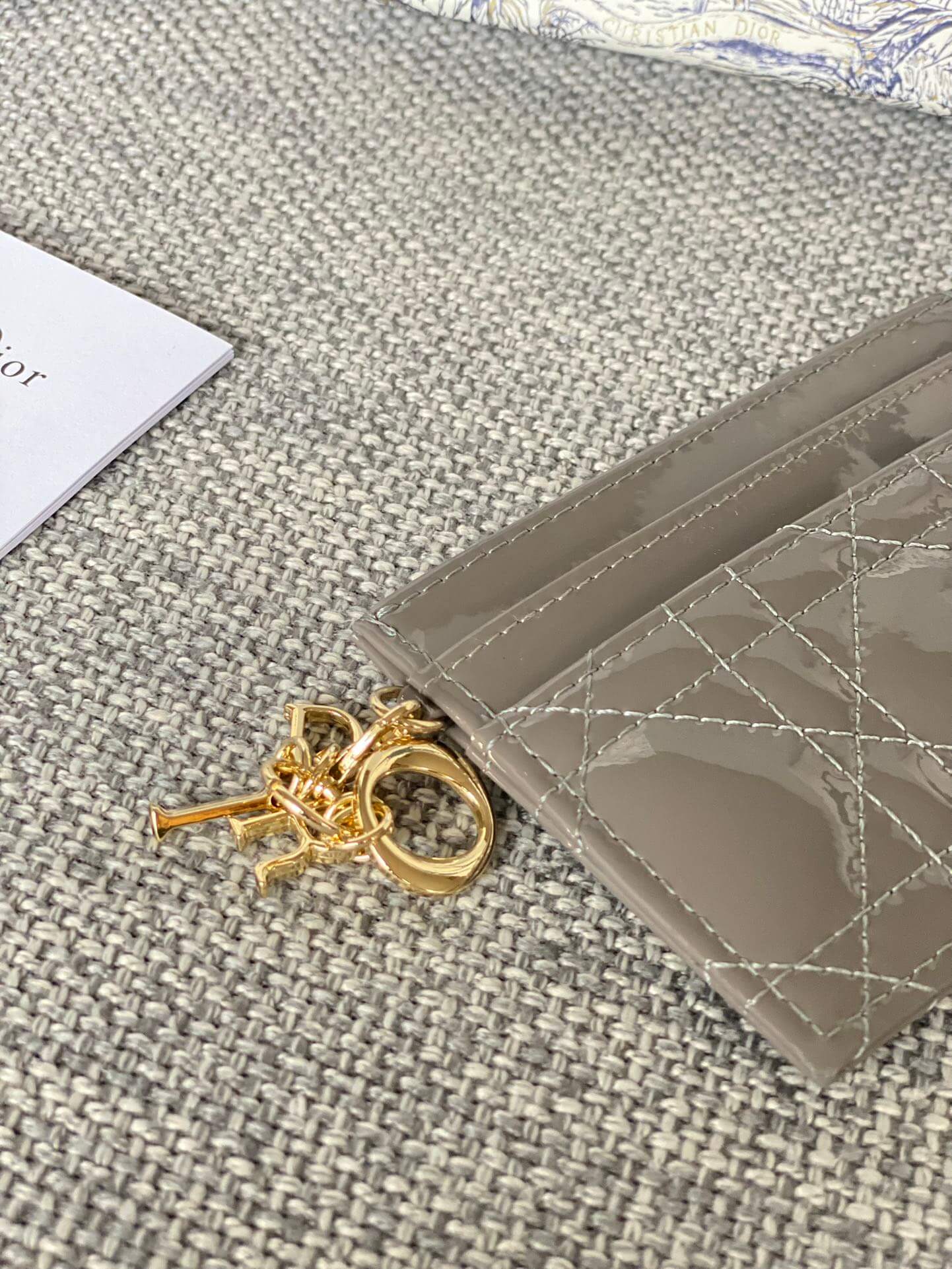 lady card holder lacquer leather dmz240617 grey