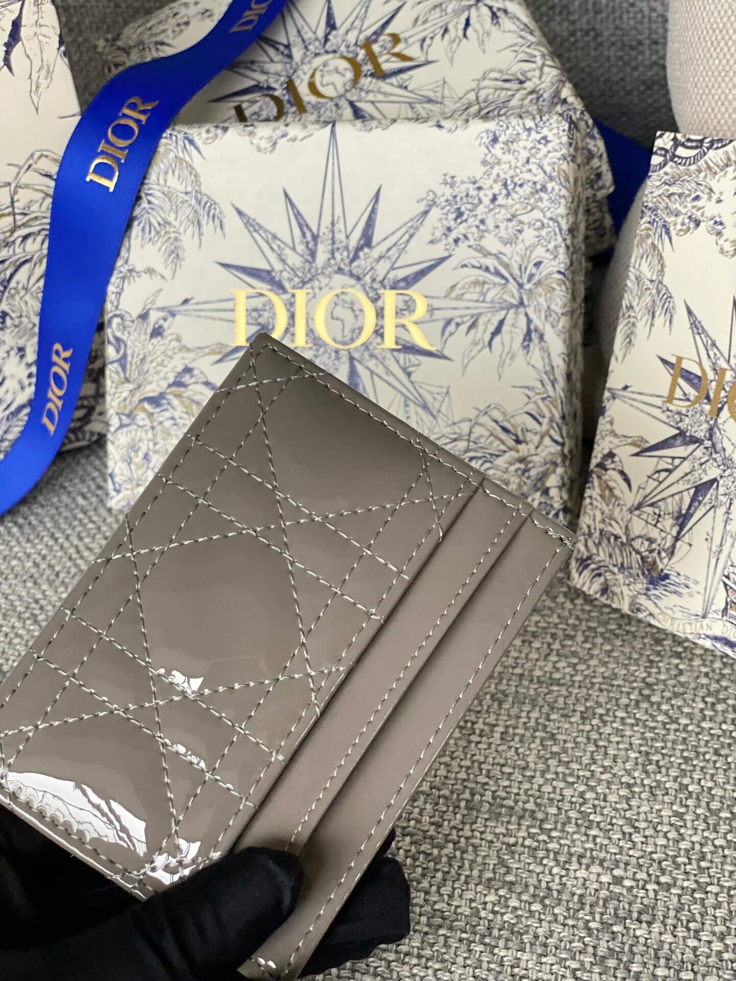 lady card holder lacquer leather dmz240617 grey