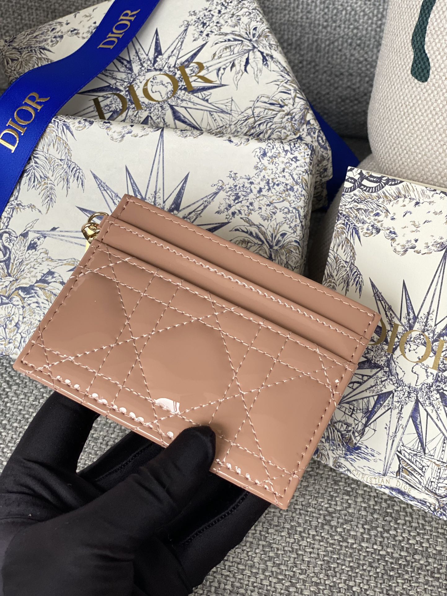 lady card holder lacquer leather dmz240617 nude