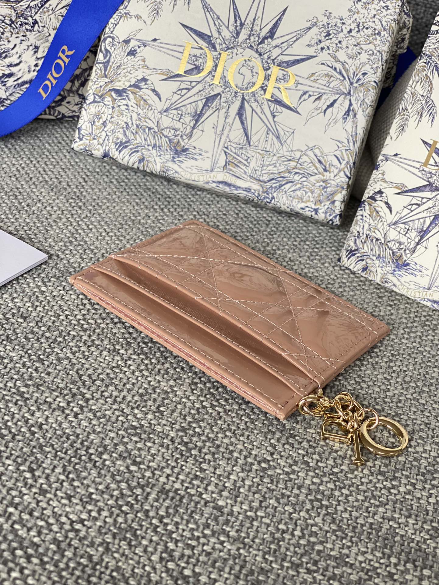 lady card holder lacquer leather dmz240617 nude